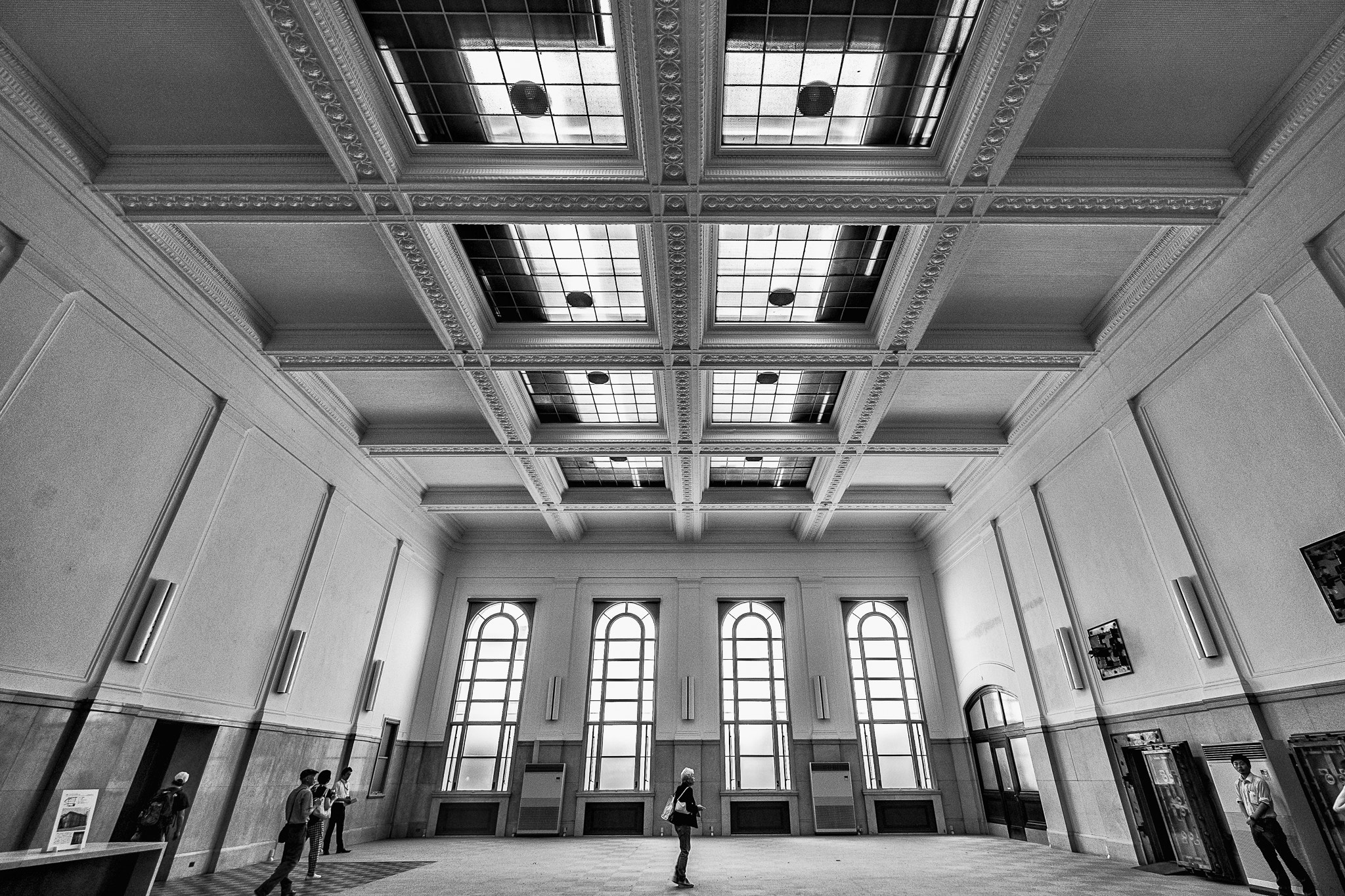 Fujifilm X-Pro1 + Fujifilm XF 10-24mm F4 R OIS sample photo. Great hall photography