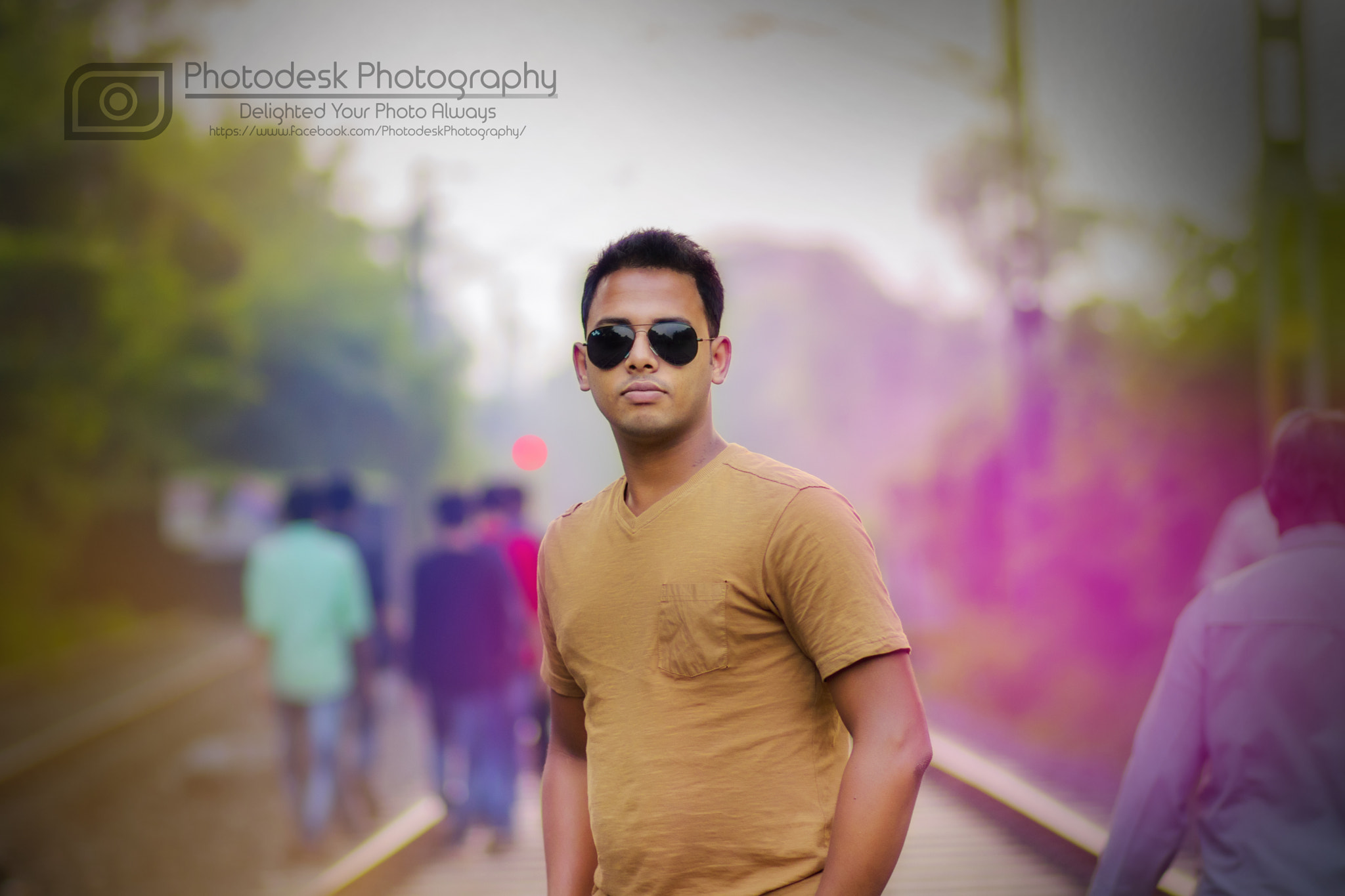 Canon EOS 80D + Canon EF 85mm F1.8 USM sample photo. There are always two people in every picture: the photographer and the viewer. photography