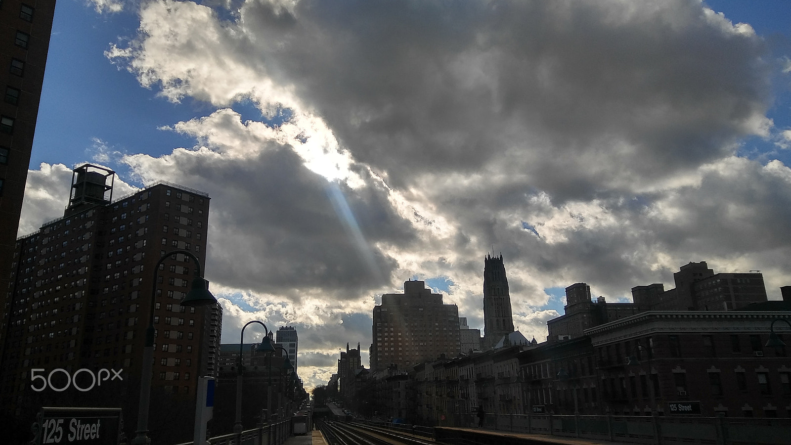LG STYLO 2 PLUS sample photo. Uptown running. photography