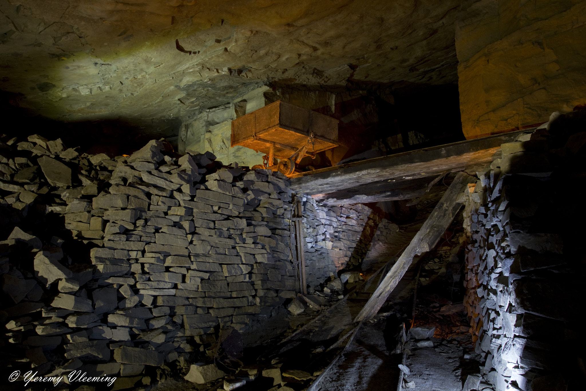 Canon EOS 550D (EOS Rebel T2i / EOS Kiss X4) + Canon EF 17-40mm F4L USM sample photo. Indiana jones quarry photography