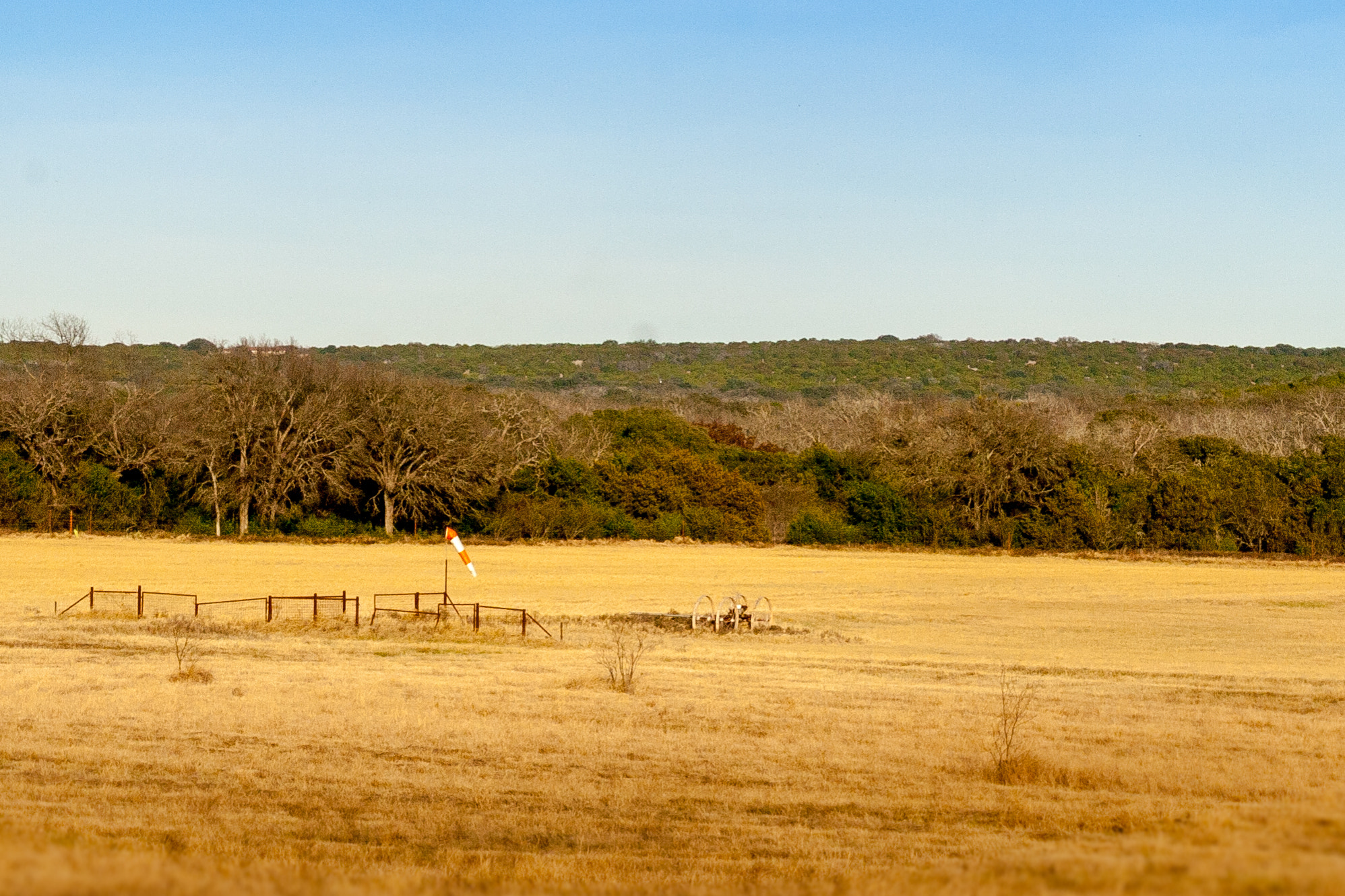 Canon EOS 400D (EOS Digital Rebel XTi / EOS Kiss Digital X) sample photo. Ranch pasture photography