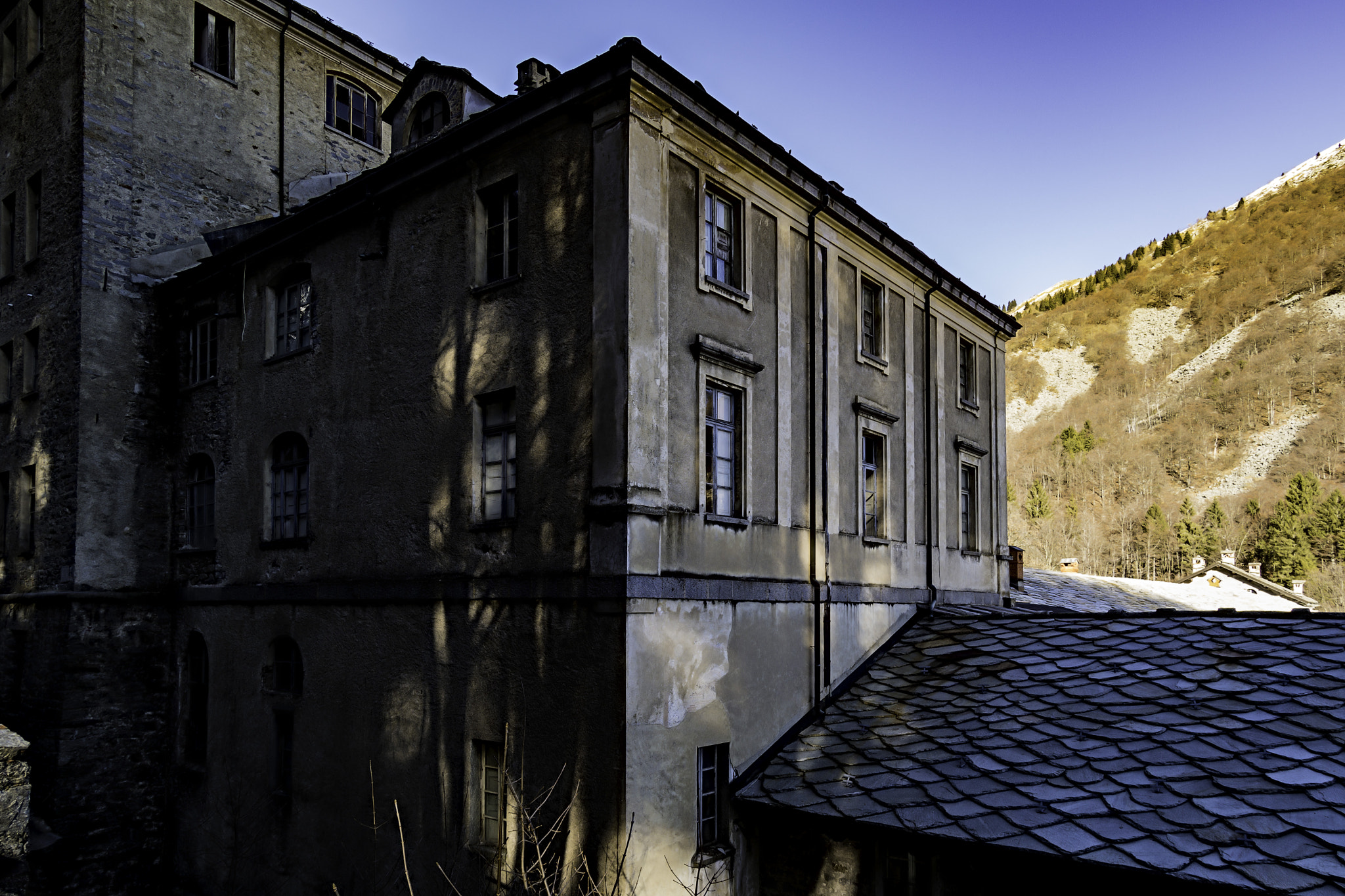 Samsung NX30 + Samsung NX 12-24mm F4-5.6 ED sample photo. Oropa photography