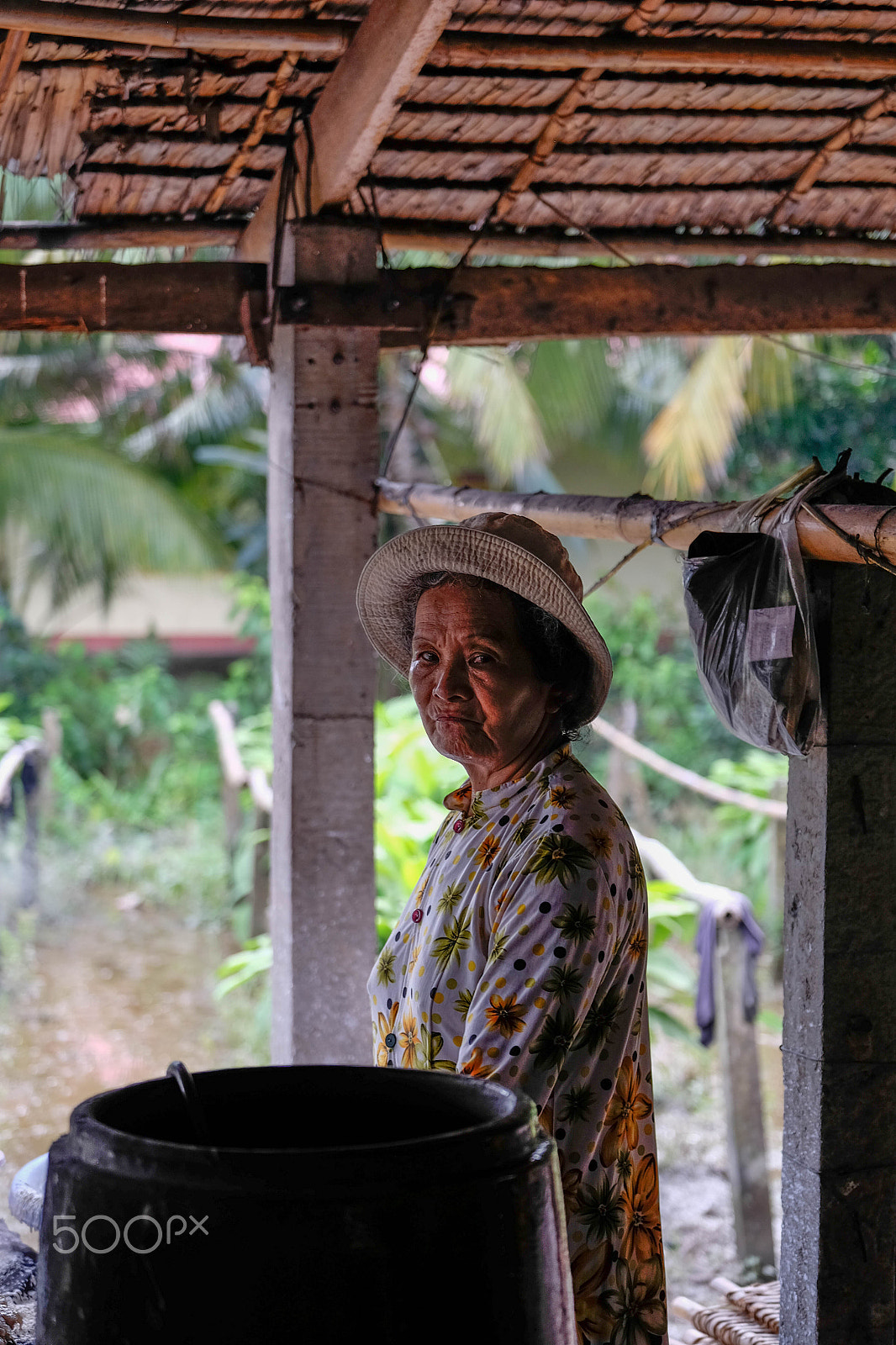 Fujifilm X-T1 + Fujifilm XF 50-140mm F2.8 R LM OIS WR sample photo. Worker at the rice noodle factory photography