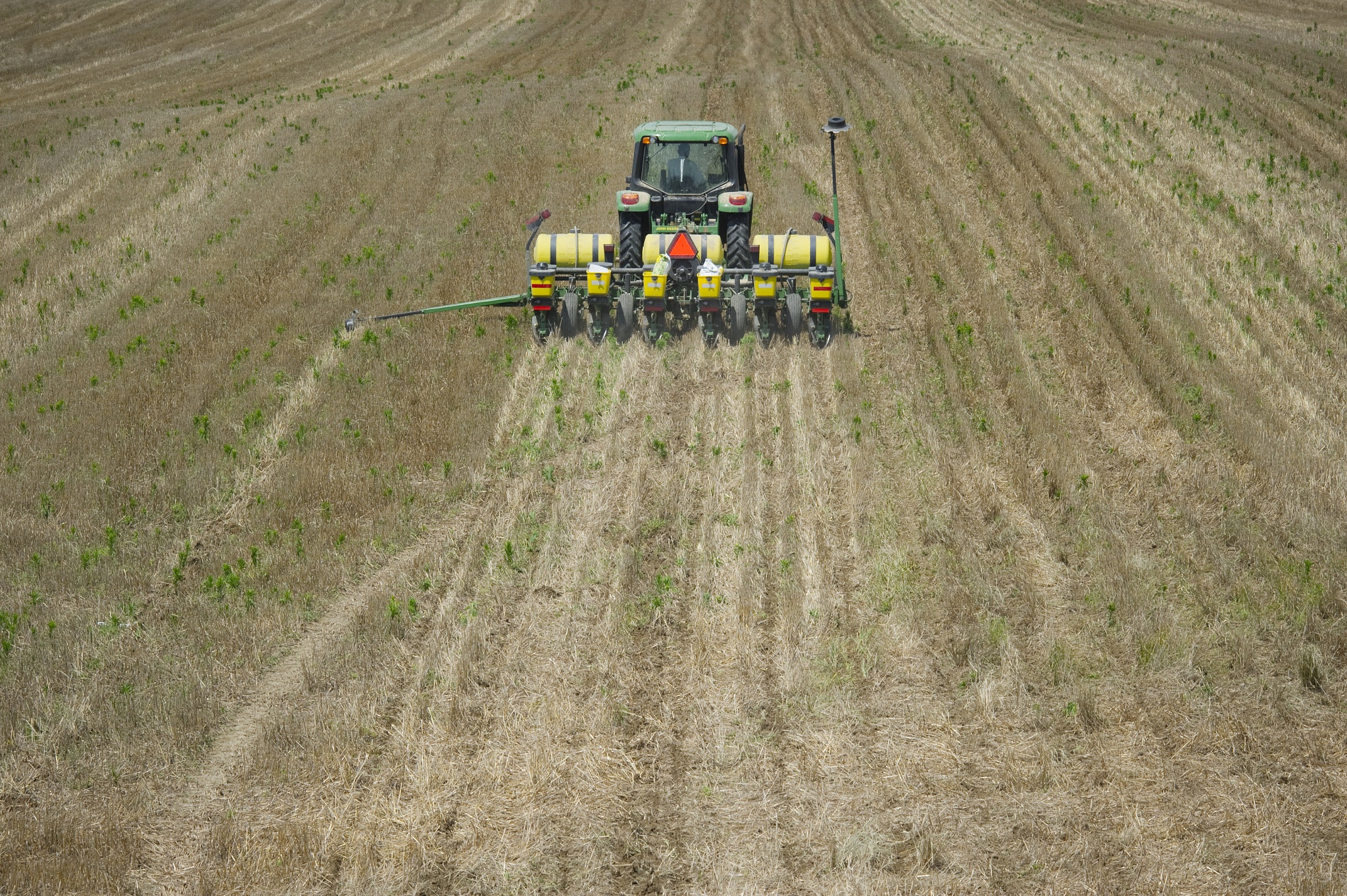 AF DC-Nikkor 135mm f/2 sample photo. Planting corn over stubble in sudlersville md photography
