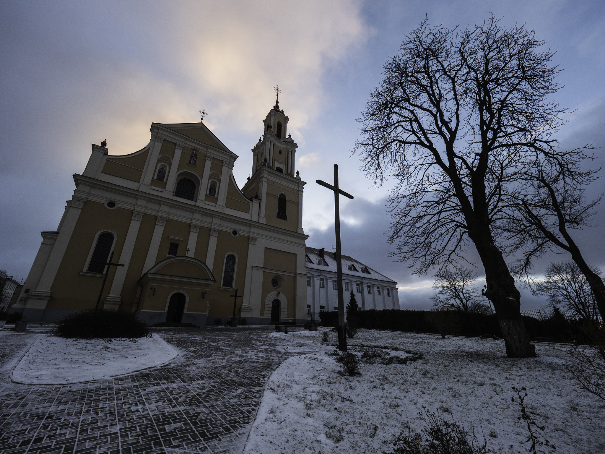 Panasonic Lumix DMC-GH4 + Olympus M.Zuiko Digital ED 7-14mm F2.8 PRO sample photo. Catholic church of the finding of the holy cross photography