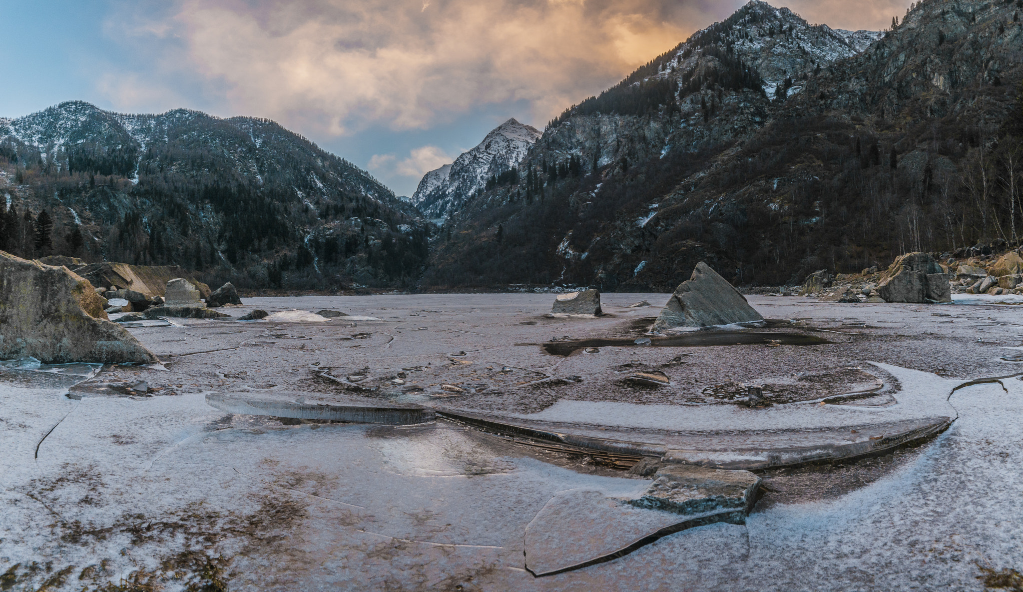 Samyang 14mm F2.8 ED AS IF UMC sample photo. Frozen lake photography