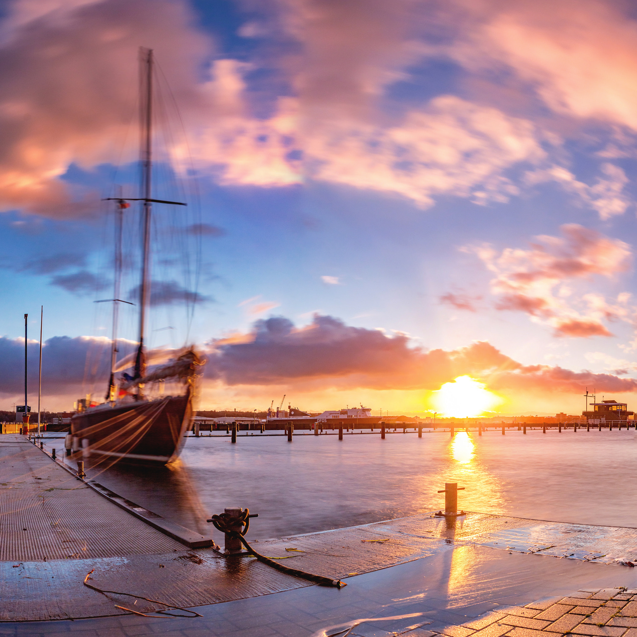 Canon EF 24mm F2.8 IS USM sample photo. Kiel sunrise photography