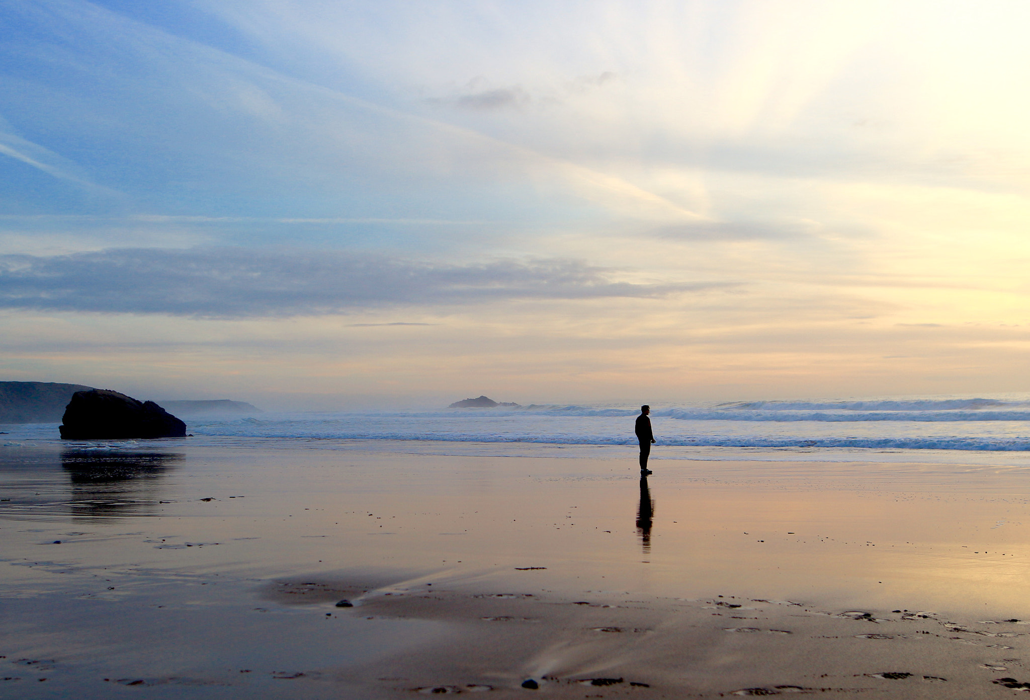 Canon EF 24mm F1.4L II USM sample photo. Waiting ... photography