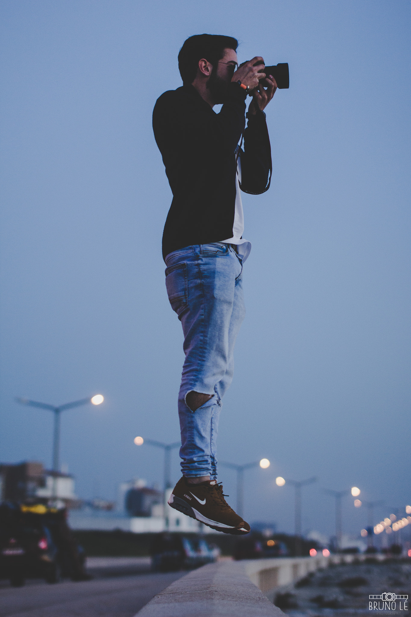 Sigma 50mm F1.4 EX DG HSM sample photo. Levitation photography