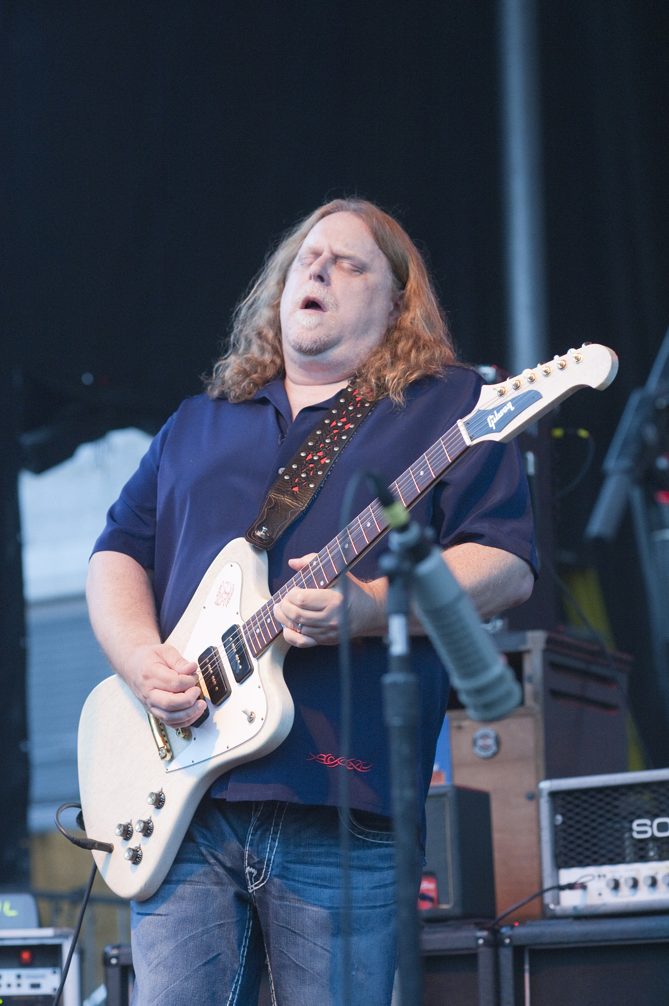 Nikon D700 + AF DC-Nikkor 135mm f/2 sample photo. Artscape arts festival, baltimore maryland 
warren haynes of government mule playing guitar on stage photography