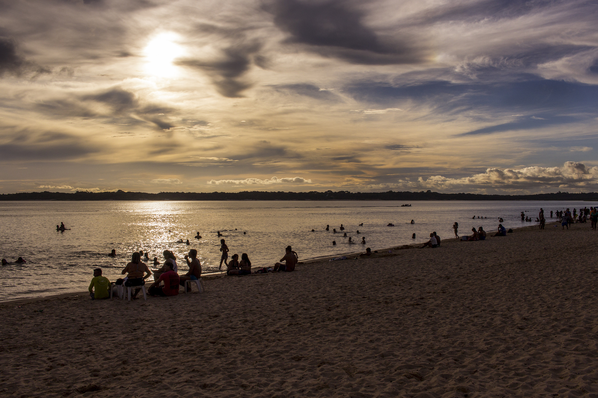 Canon EF-S 24mm F2.8 STM sample photo. Praia da maresia photography