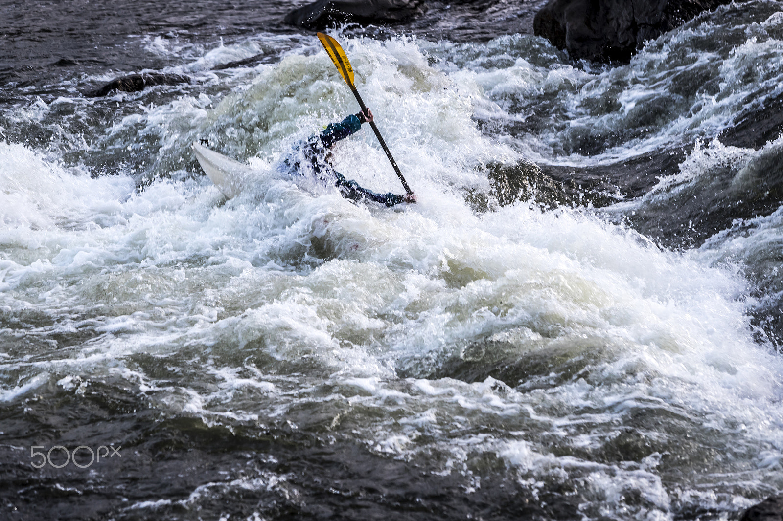 Canon EF 70-200mm F2.8L IS USM sample photo. Kayaker in action at pipeline rapids in james river photography
