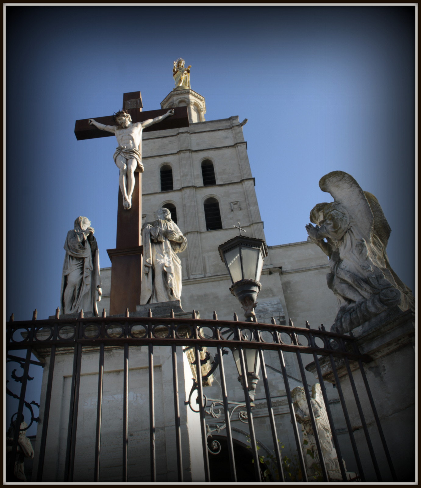 Canon EOS 50D sample photo. Statue jardin d'avignon photography