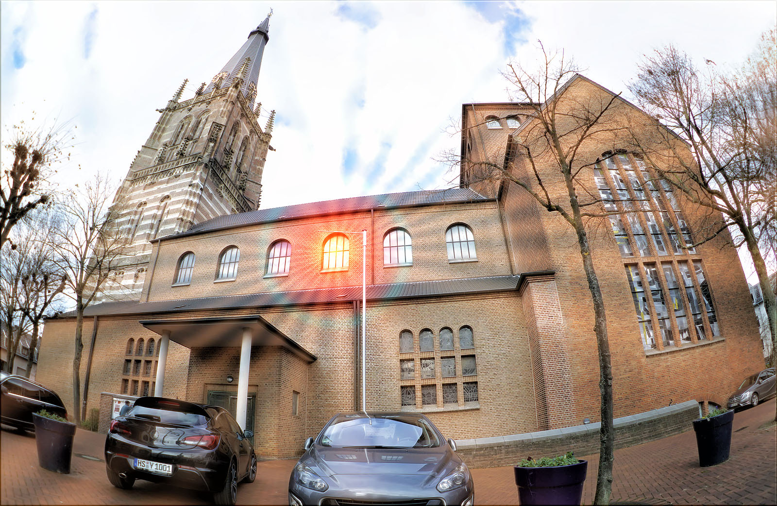 Sony FE 28mm F2 sample photo. Zeichen und wunder ... photography