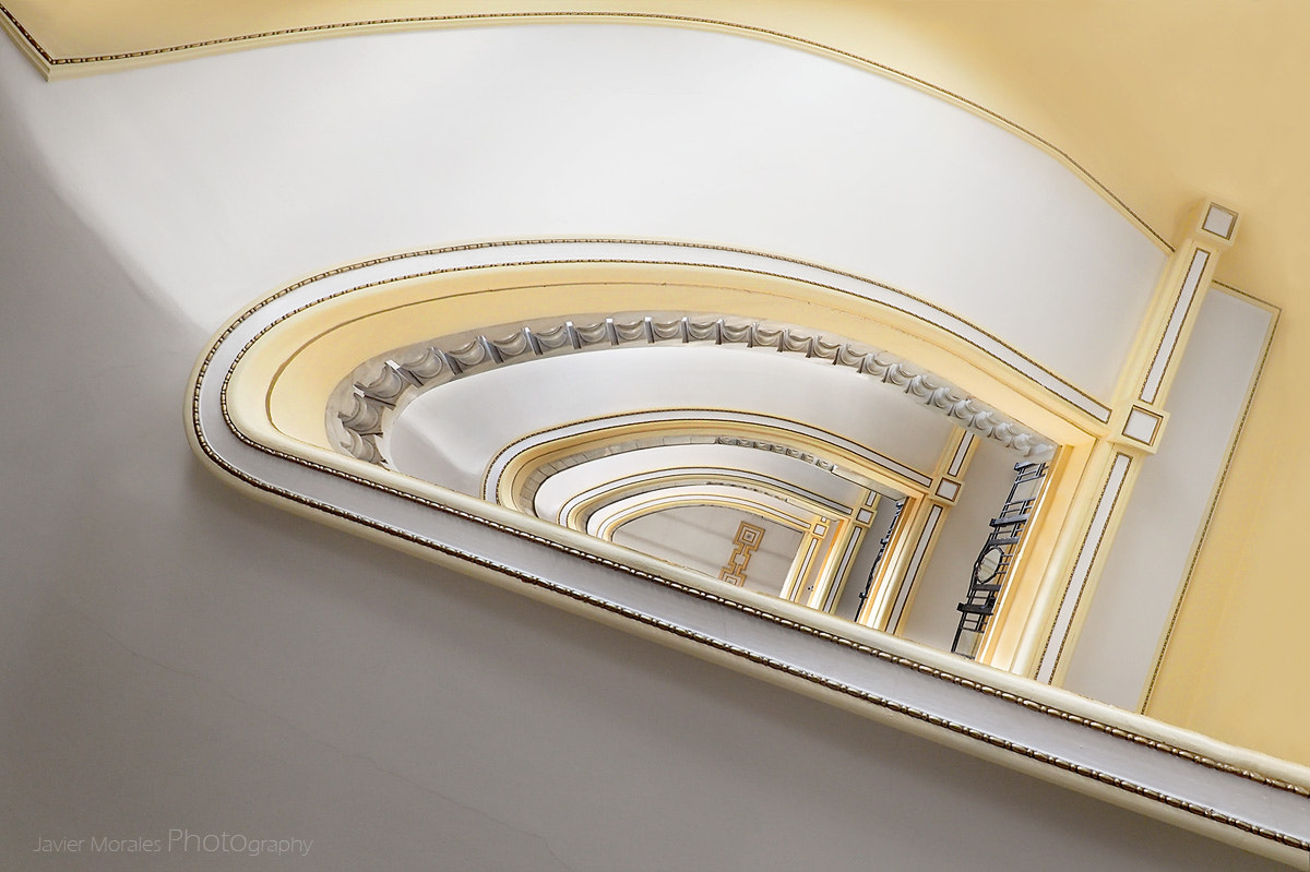 Olympus OM-D E-M5 II + Olympus M.Zuiko Digital ED 7-14mm F2.8 PRO sample photo. Círculo de bellas artes (madrid) photography
