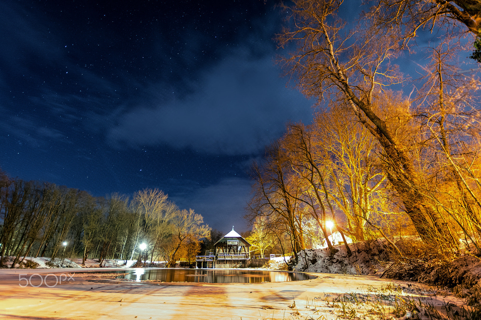 Nikon D5200 + Sigma 10-20mm F3.5 EX DC HSM sample photo. Snow photography