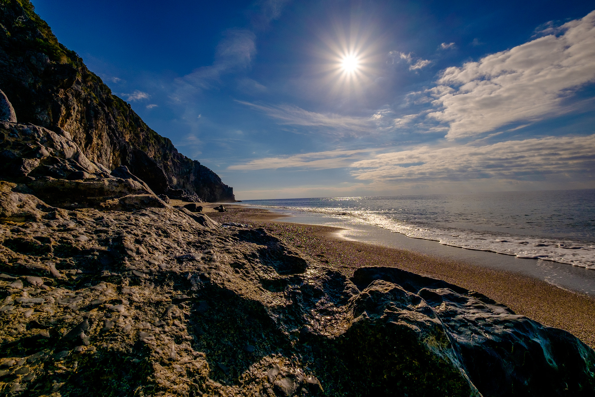 Fujifilm X-T10 + Fujifilm XF 10-24mm F4 R OIS sample photo. Sun in beach photography