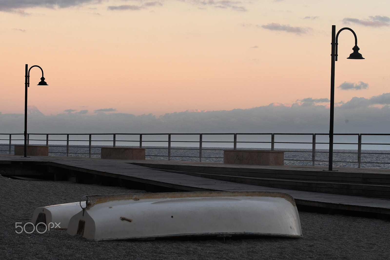 Nikon AF-S Nikkor 70-200mm F4G ED VR sample photo. Winter sunset in varigotti photography