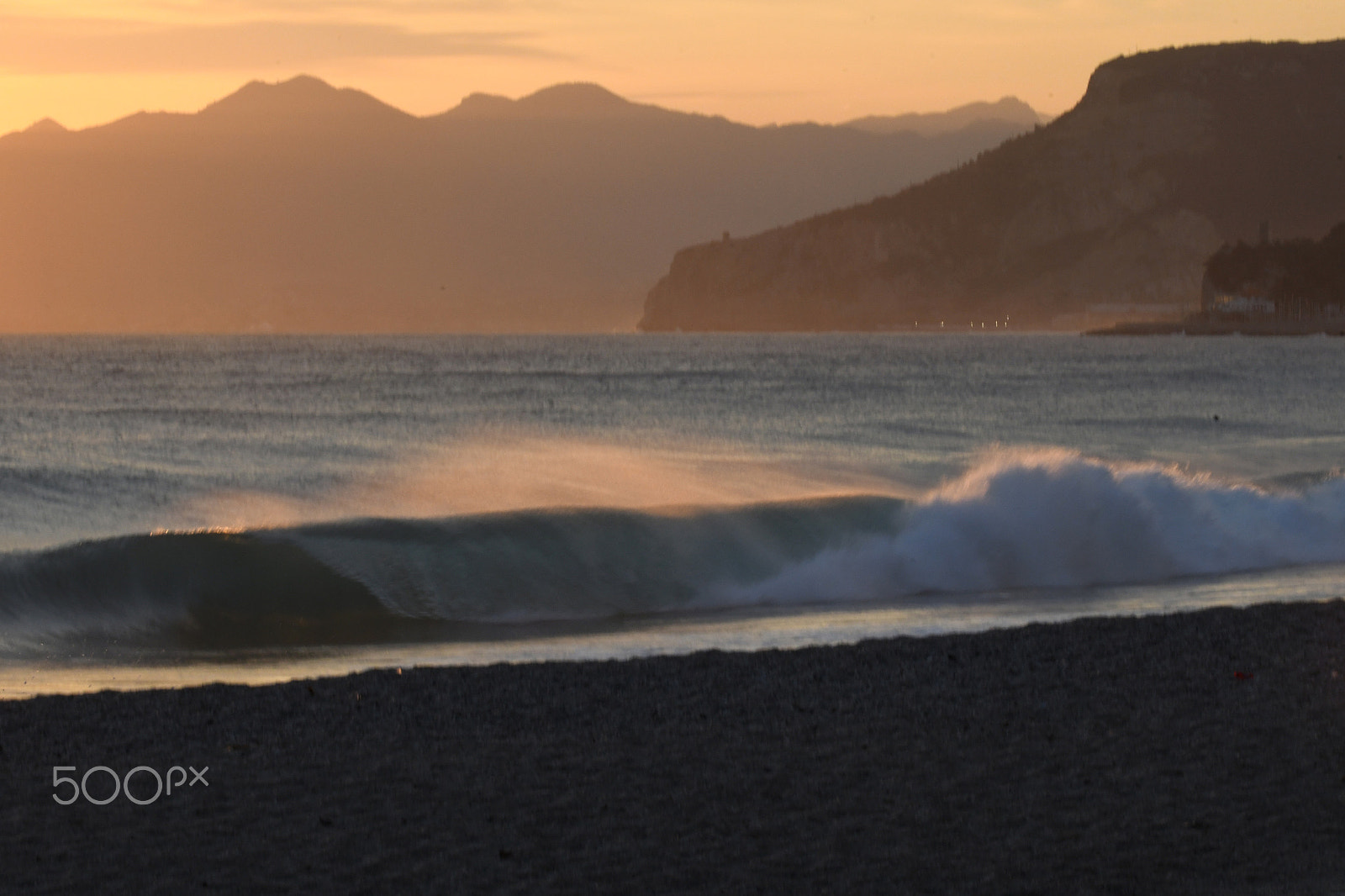 Nikon AF-S Nikkor 70-200mm F4G ED VR sample photo. Winter sunset in varigotti photography
