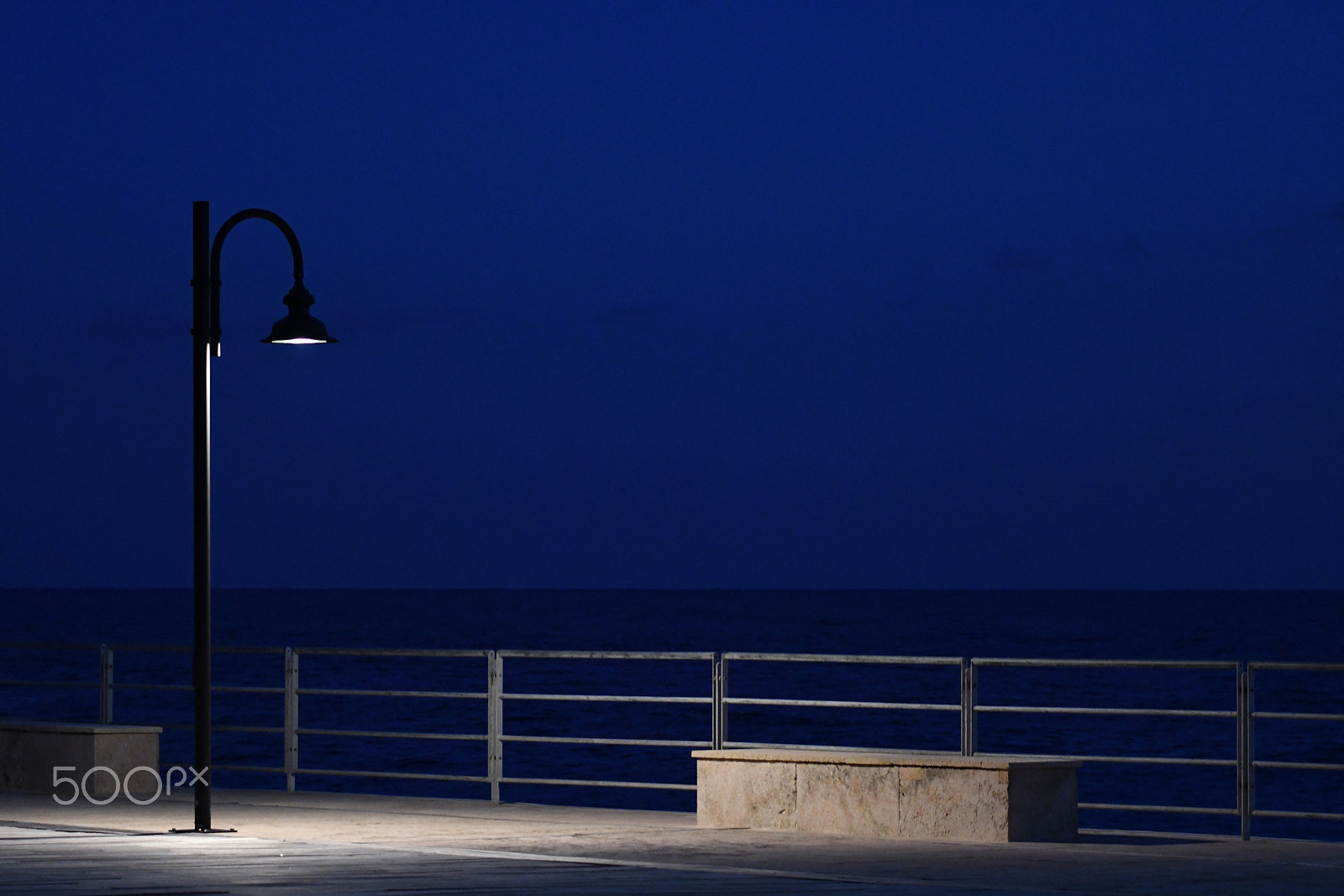 Nikon AF-S Nikkor 70-200mm F4G ED VR sample photo. Winter sunset in varigotti photography