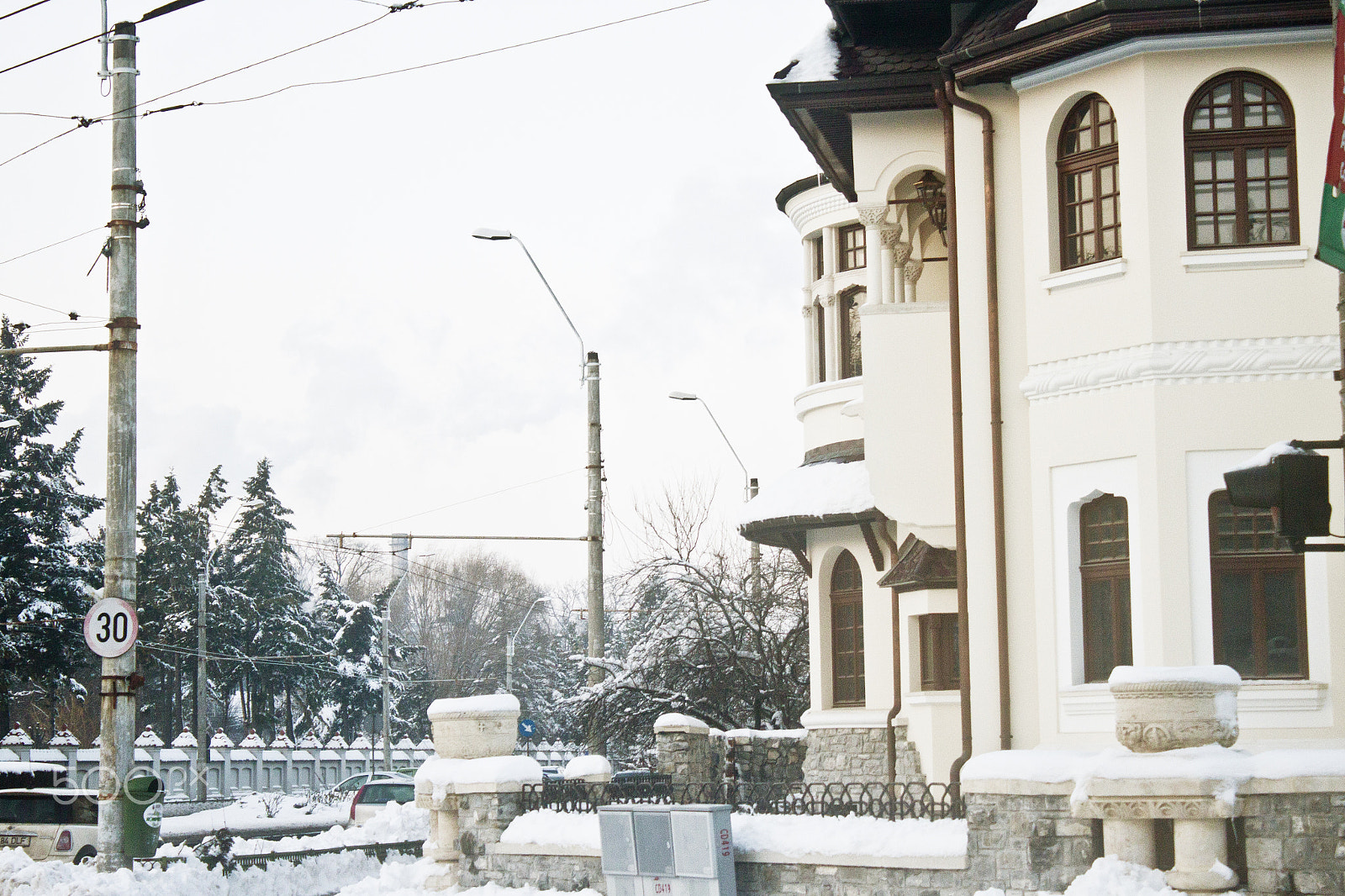 Canon EOS 500D (EOS Rebel T1i / EOS Kiss X3) sample photo. Architectural gem in bucharest photography