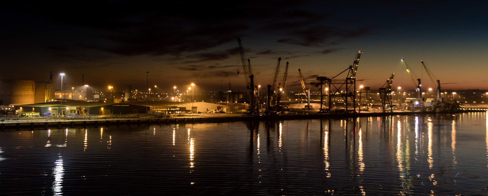 Sigma 24-70mm F2.8 EX DG Macro sample photo. Newcastle port photography