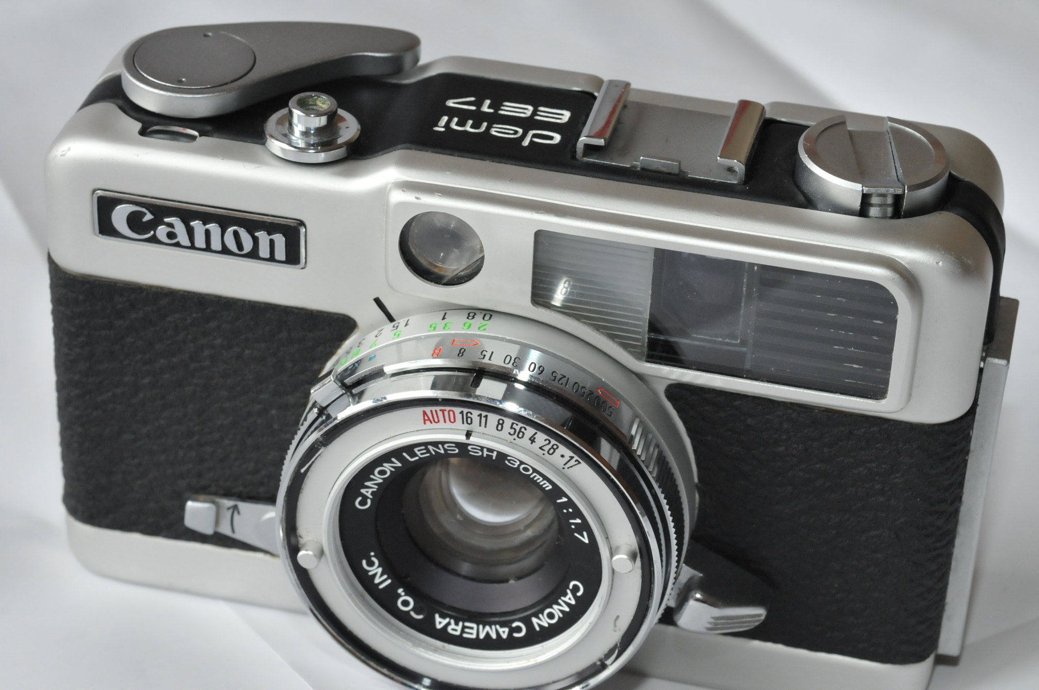 Nikon D300 + AF Nikkor 50mm f/1.8 sample photo. Beautiful camera of the 60´ photography