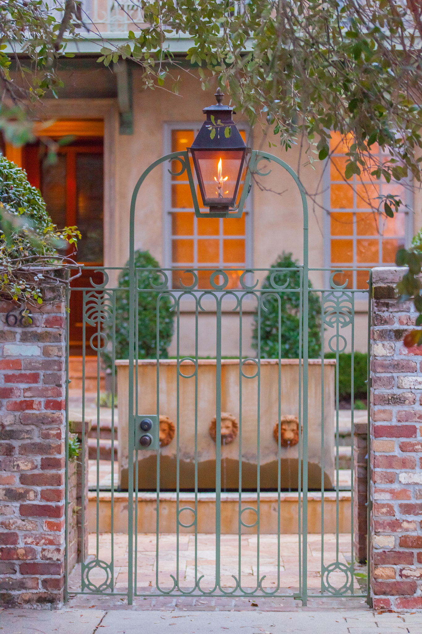 Sigma 105mm F2.8 EX DG OS HSM sample photo. Gas lantern gate photography