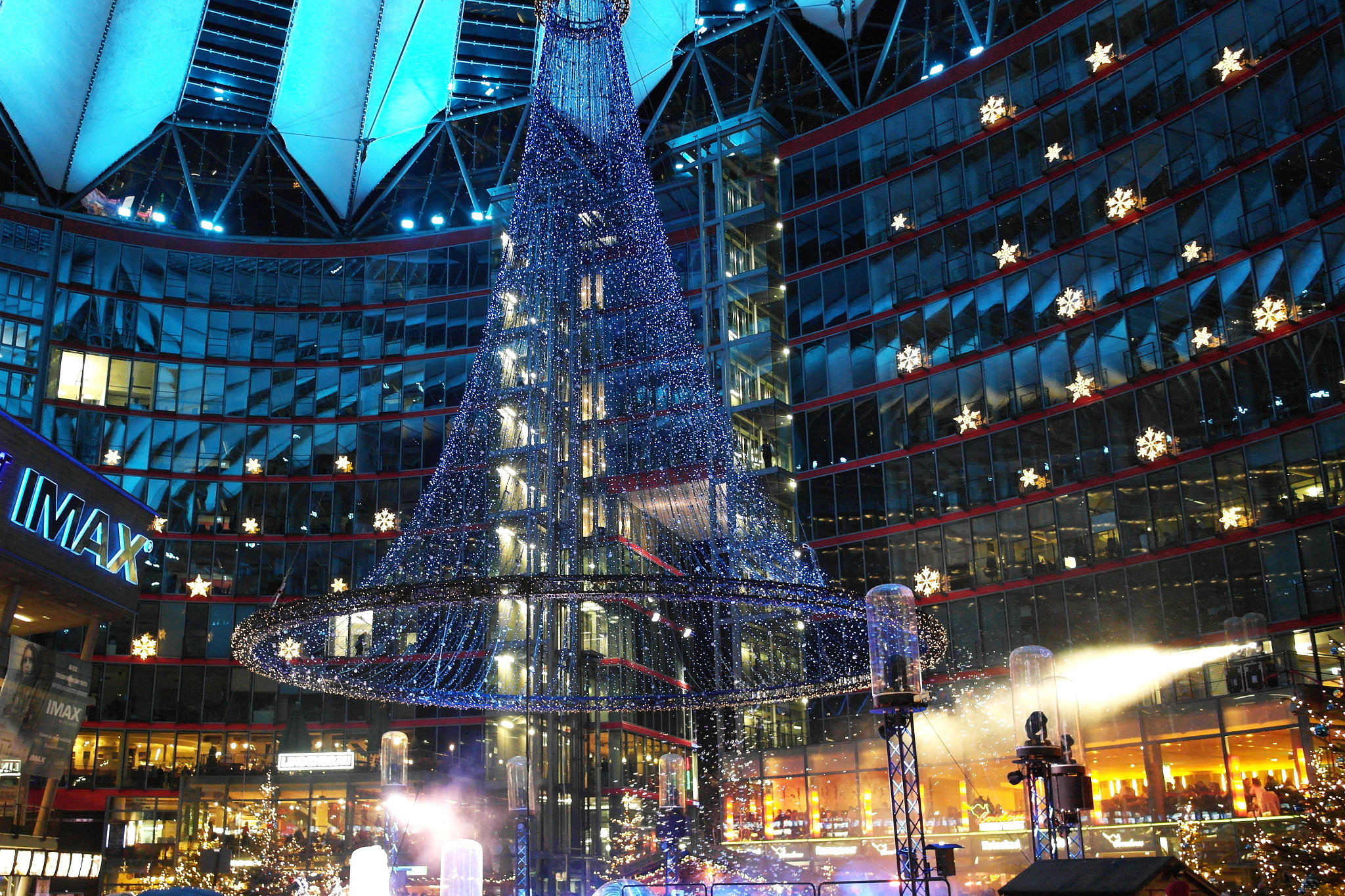 Samsung NX200 sample photo. Bright show in postdamer platz photography