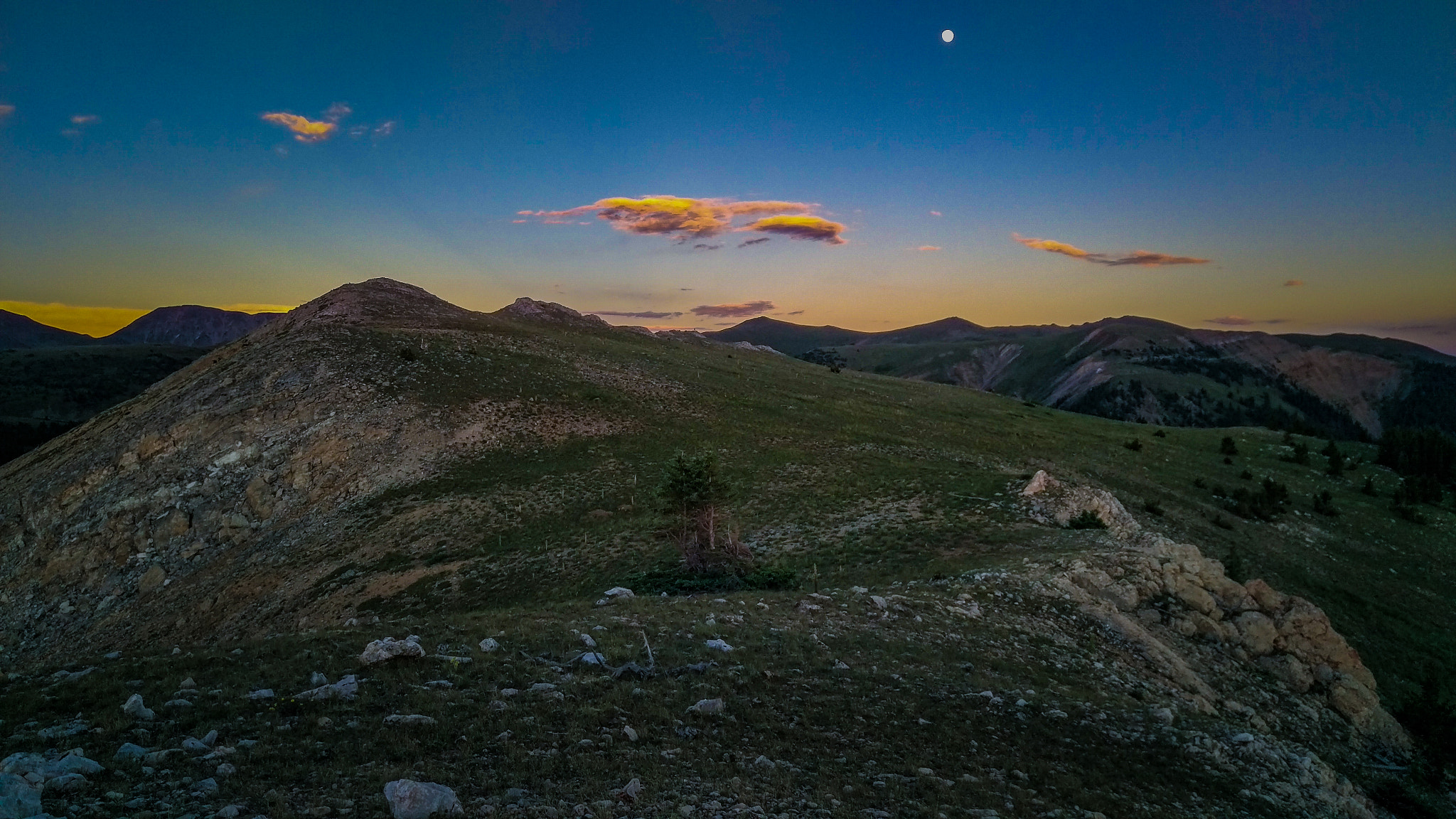 HTC M9 sample photo. Full moon ridge photography