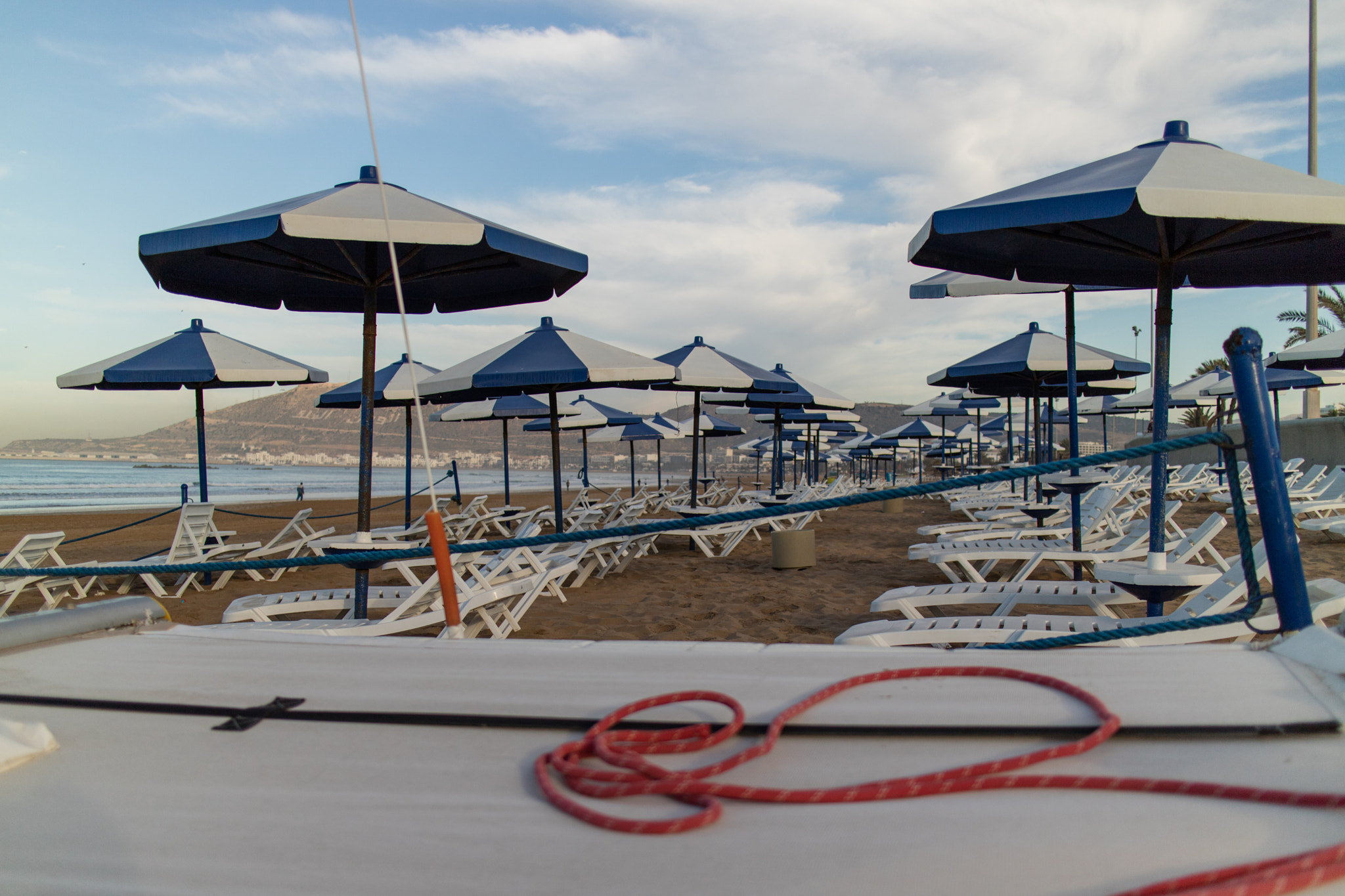 Canon EOS M3 + Canon EF-M 22mm F2 STM sample photo. Beach umbrellas photography