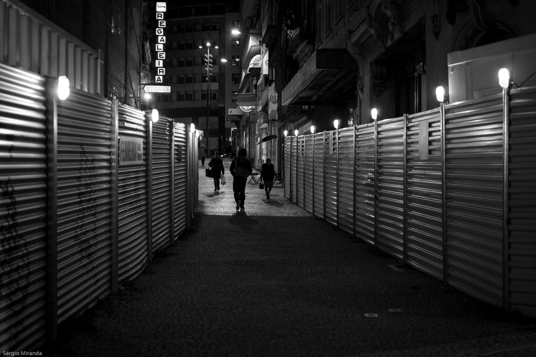 Fujifilm X-Pro1 + Fujifilm XF 35mm F2 R WR sample photo. Time to go home... photography