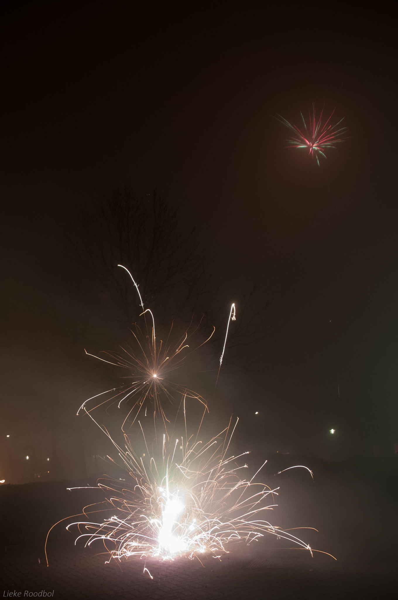 Nikon D300 + Sigma 17-70mm F2.8-4.5 DC Macro Asp. IF sample photo. Fire fountain  photography