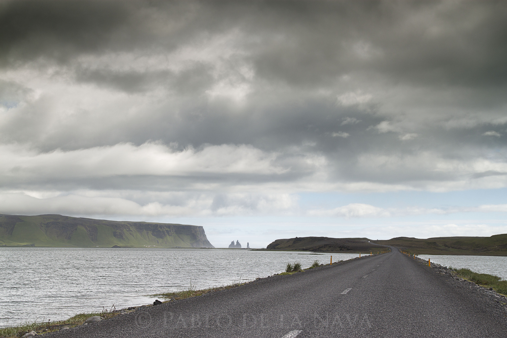 Canon EOS 500D (EOS Rebel T1i / EOS Kiss X3) sample photo. On the road to reynisfjara (black beach) photography