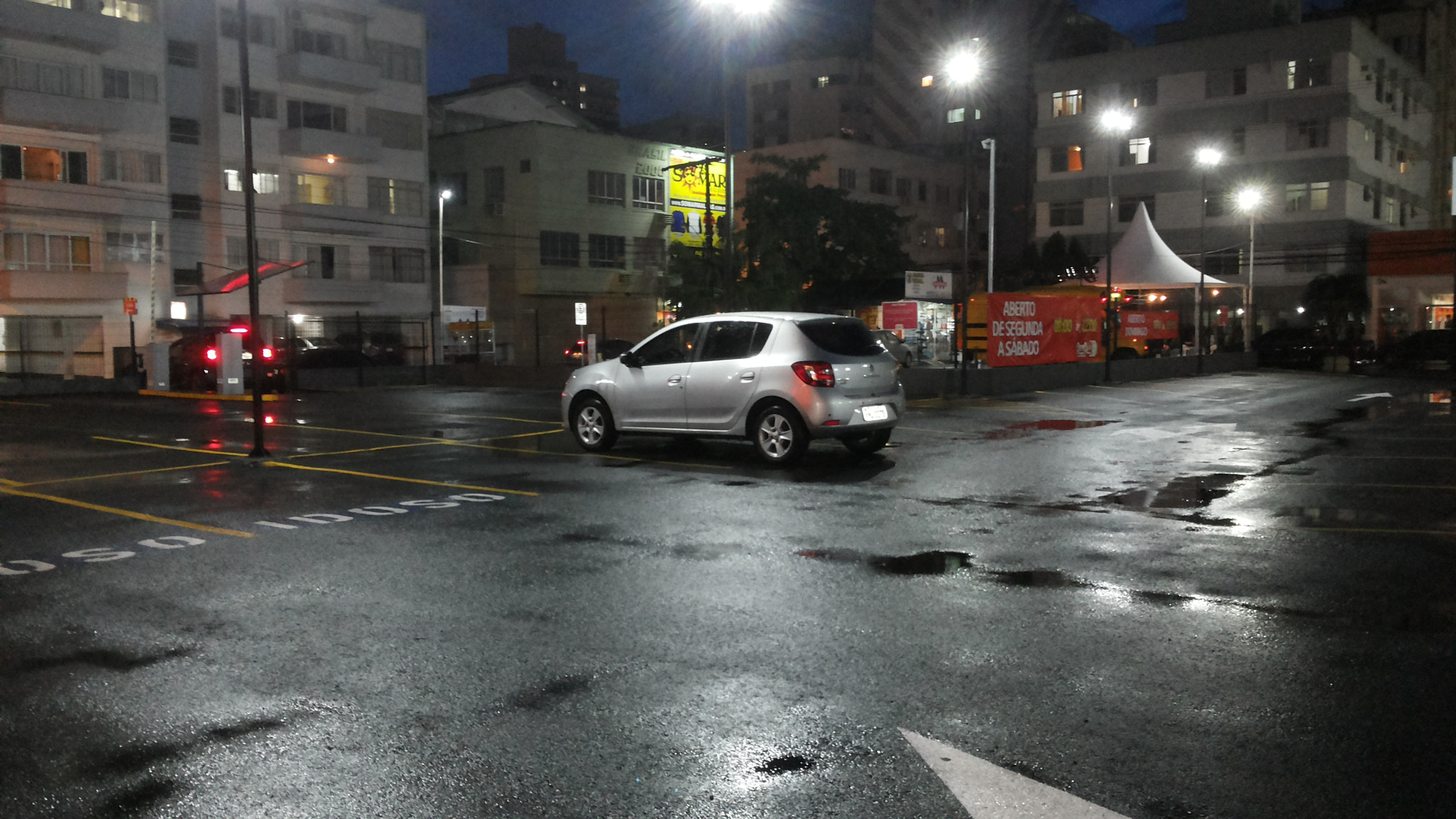 Samsung Galaxy Mega 5.8 sample photo. Car parking photography