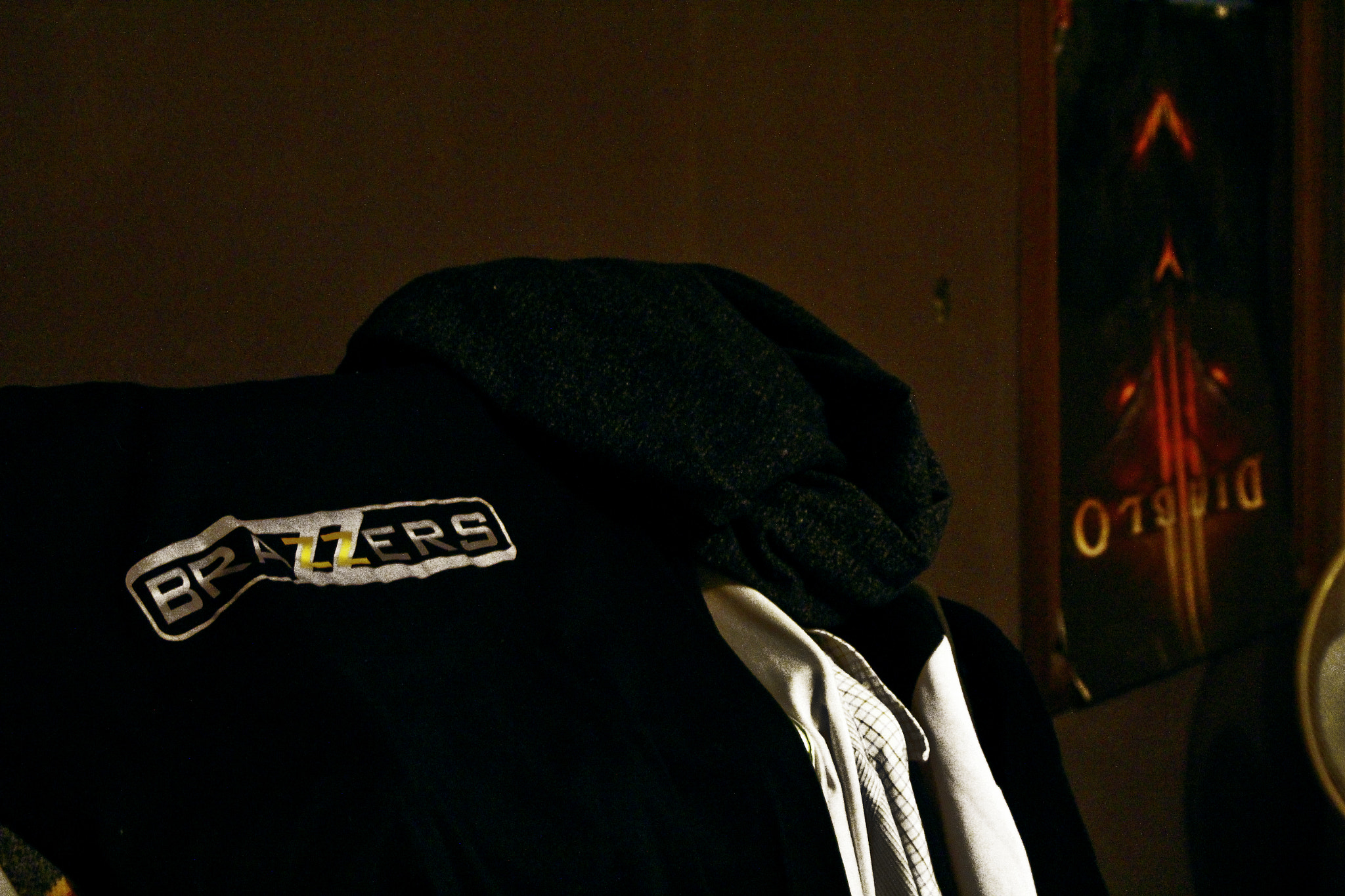 Canon EF 38-76mm f/4.5-5.6 sample photo. Brazzers shirt photography