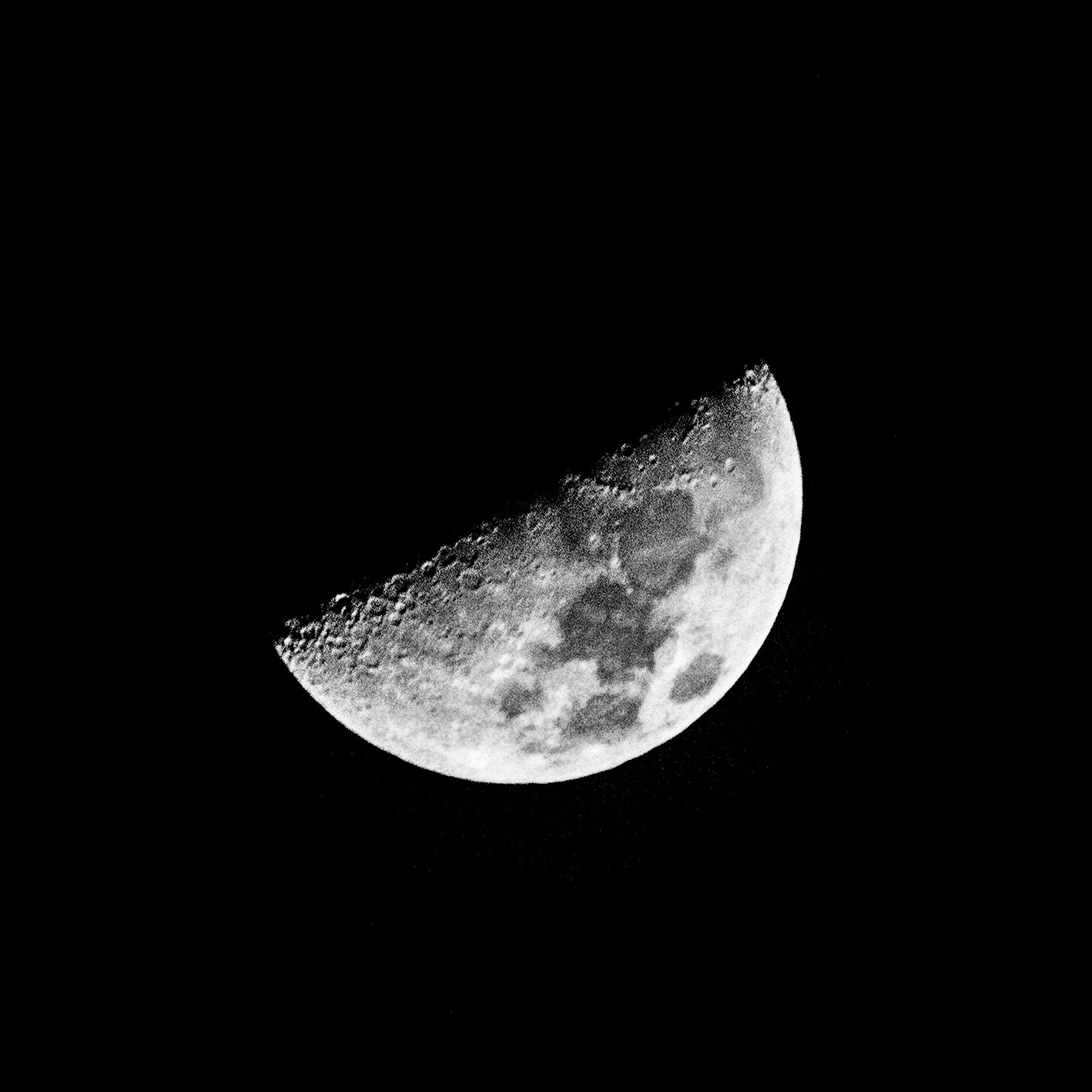 Canon EF 70-300mm F4-5.6 IS USM sample photo. Moon photography
