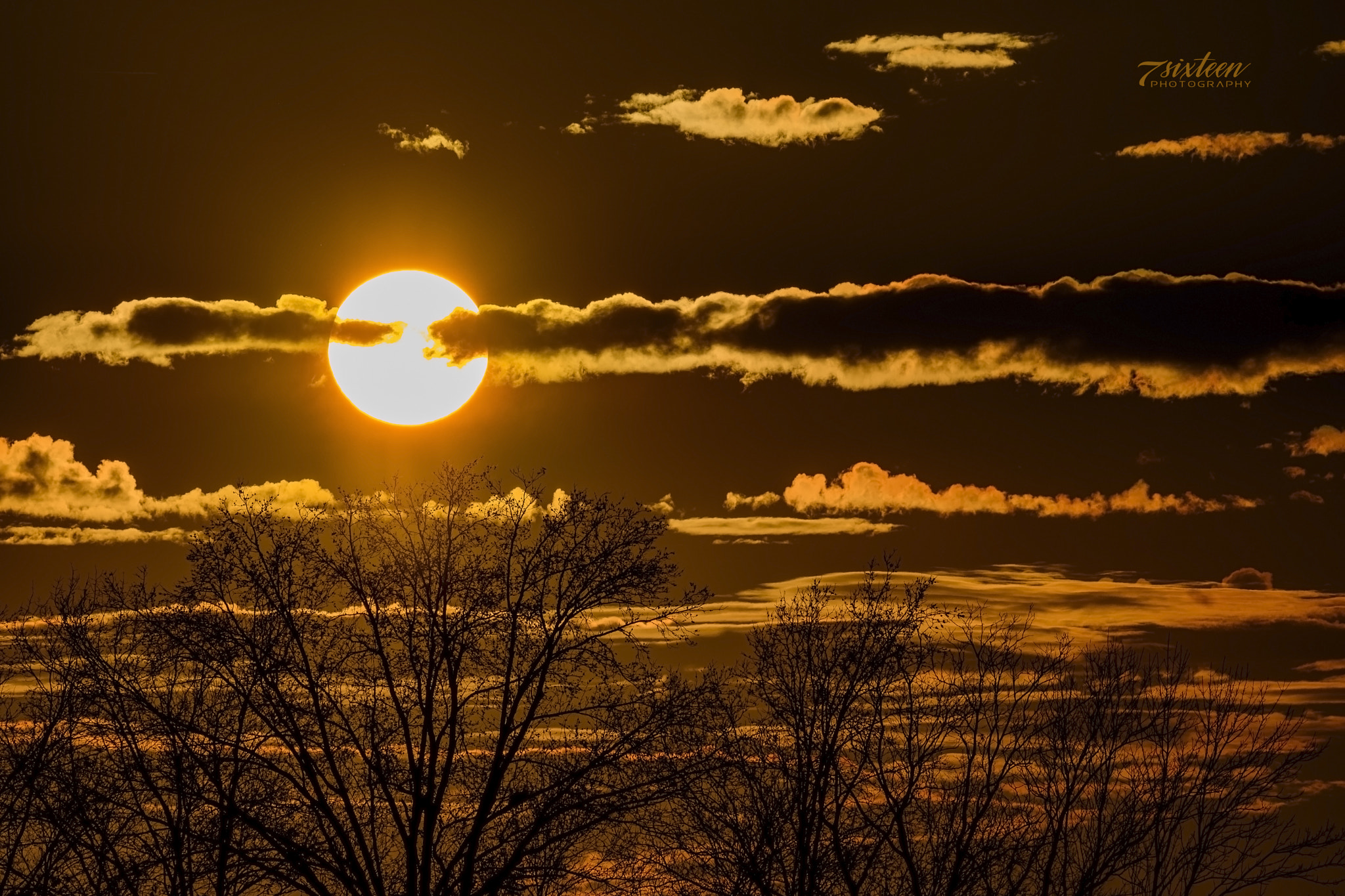Nikon D500 + Nikon AF-S Nikkor 300mm F4D ED-IF sample photo. Simple sunset photography