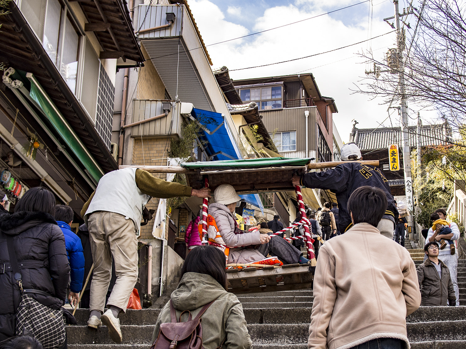 Olympus PEN E-PL5 sample photo. Go to the mt. konpira shrine with a basket photography