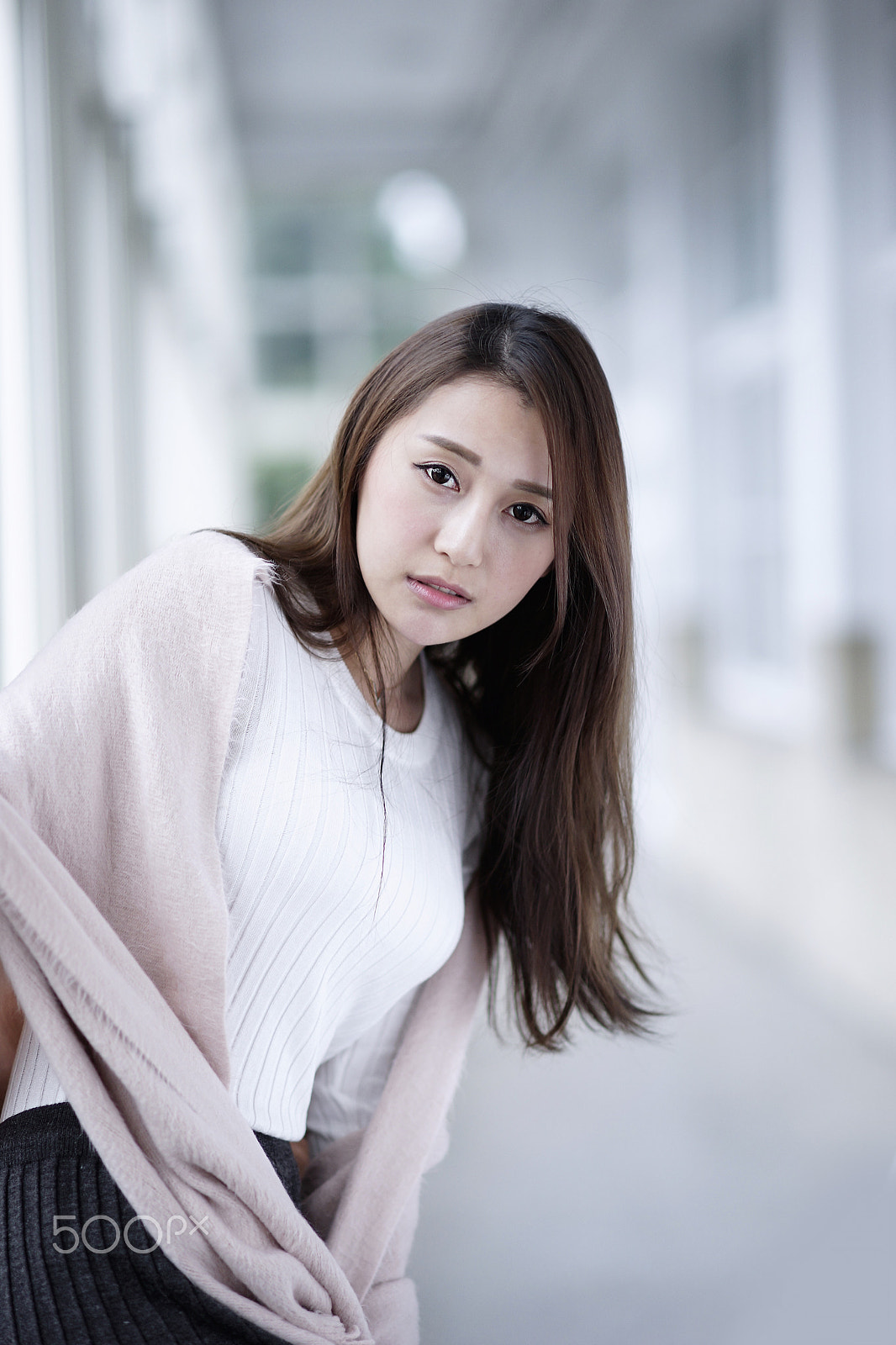 Sony Planar T* 85mm F1.4 ZA sample photo. Girl @ 廊下 photography
