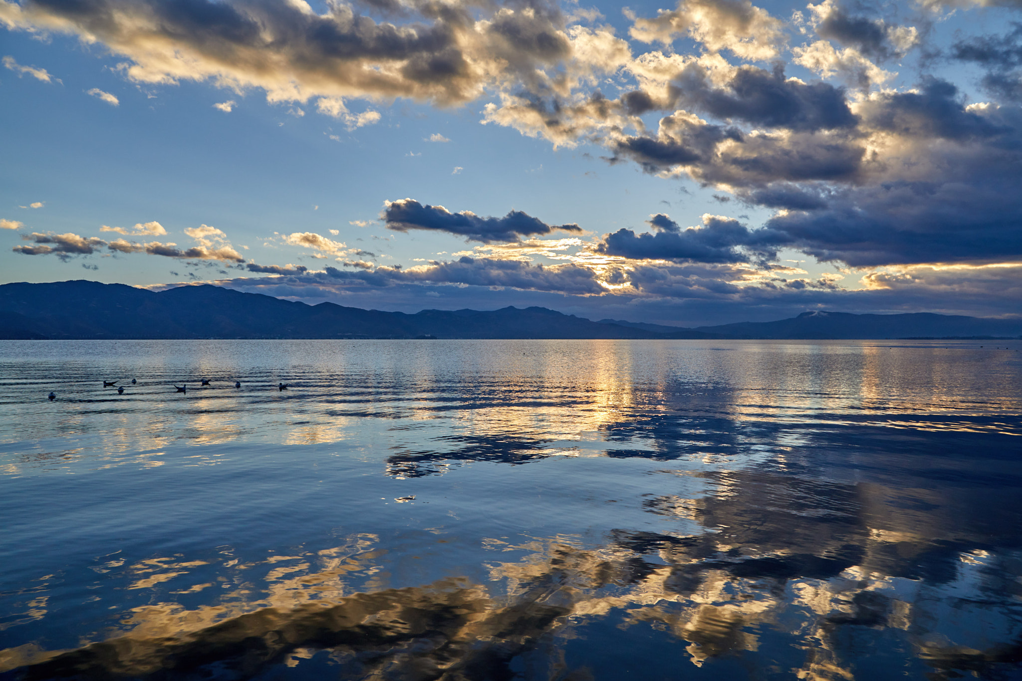 Canon EF 24-105mm F4L IS USM sample photo. Today's sunrise at erhai photography