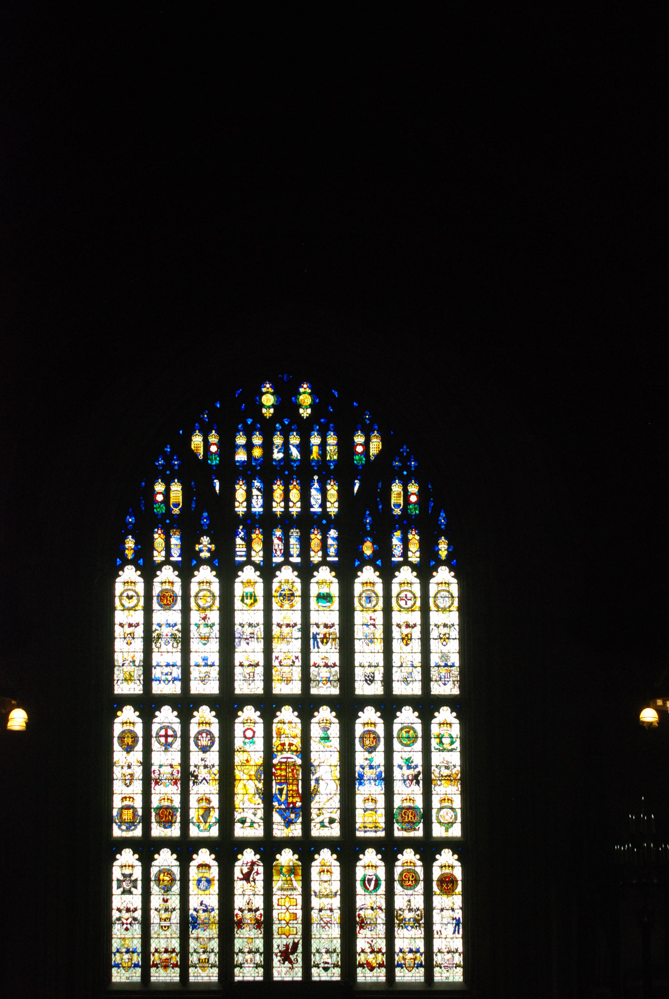 Tamron AF 70-300mm F4-5.6 Di LD Macro sample photo. Stained glass window in the houses of parliament photography
