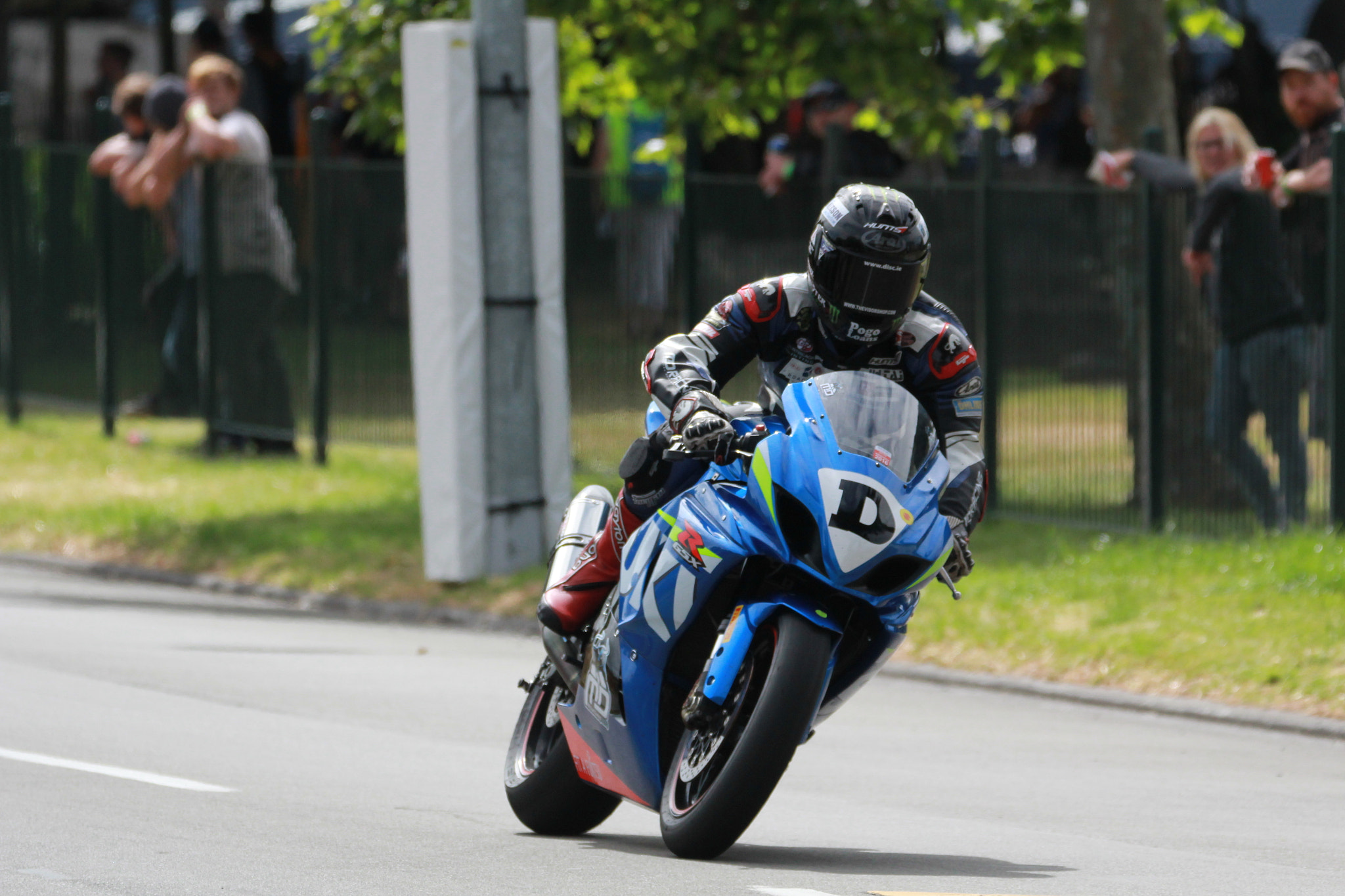 Tamron SP 150-600mm F5-6.3 Di VC USD sample photo. Micheal dunlop at the cemetry wanganui photography