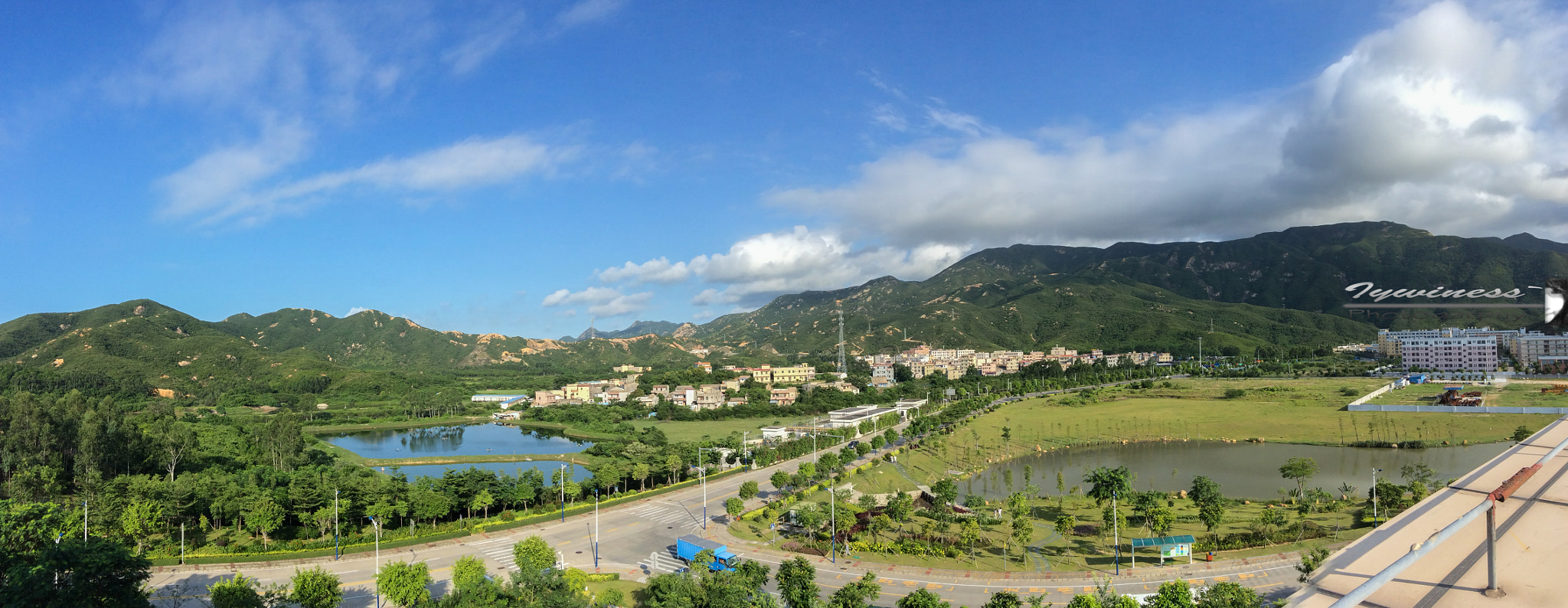 iPad mini 2 back camera 3.3mm f/2.4 sample photo. Qintou village photography