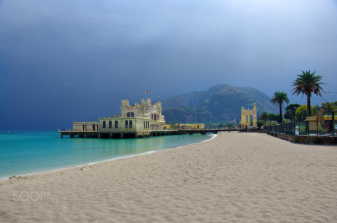 Pentax K-5 + Pentax smc DA 17-70mm F4.0 AL (IF) SDM sample photo. Morning in palermo photography