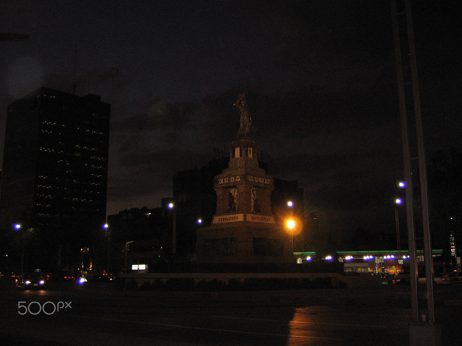 Canon DIGITAL IXUS I sample photo. Night mexico city photography