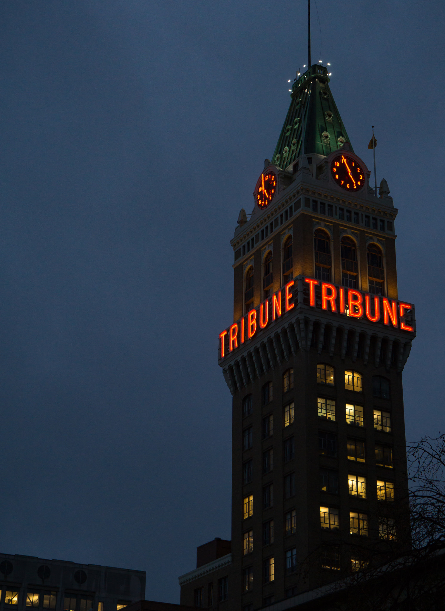 Sony a6000 + Sony Vario Tessar T* FE 24-70mm F4 ZA OSS sample photo. Oakland tribune building photography
