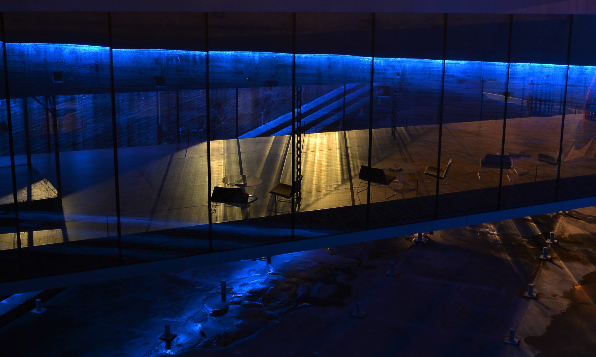 Nikon 1 Nikkor 11-27.5mm F3.5-5.6 sample photo. Night at the museum... photography