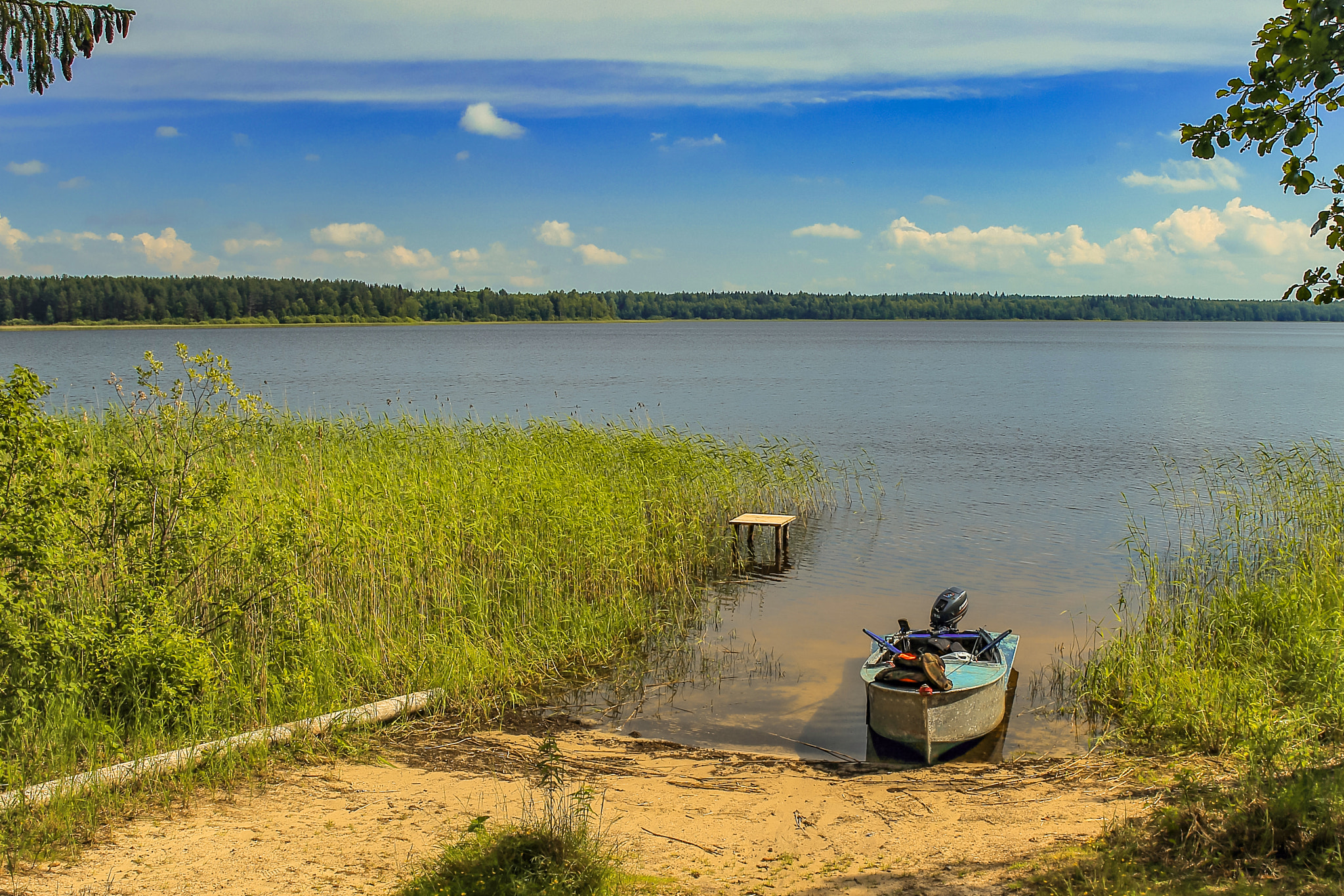 Canon EF 28-80mm f/2.8-4L sample photo. Travel and active recreation_on the lake_landscape photography