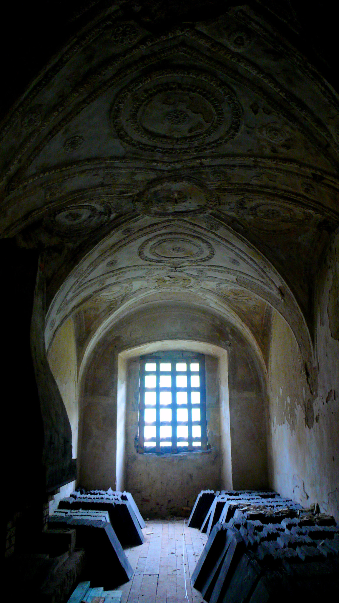 Panasonic DMC-LX2 sample photo. In a renaissance manor house in maciejowiec photography